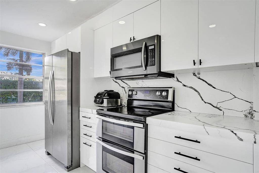 Aventura, FL 33160,2801 NE 183rd St #101W