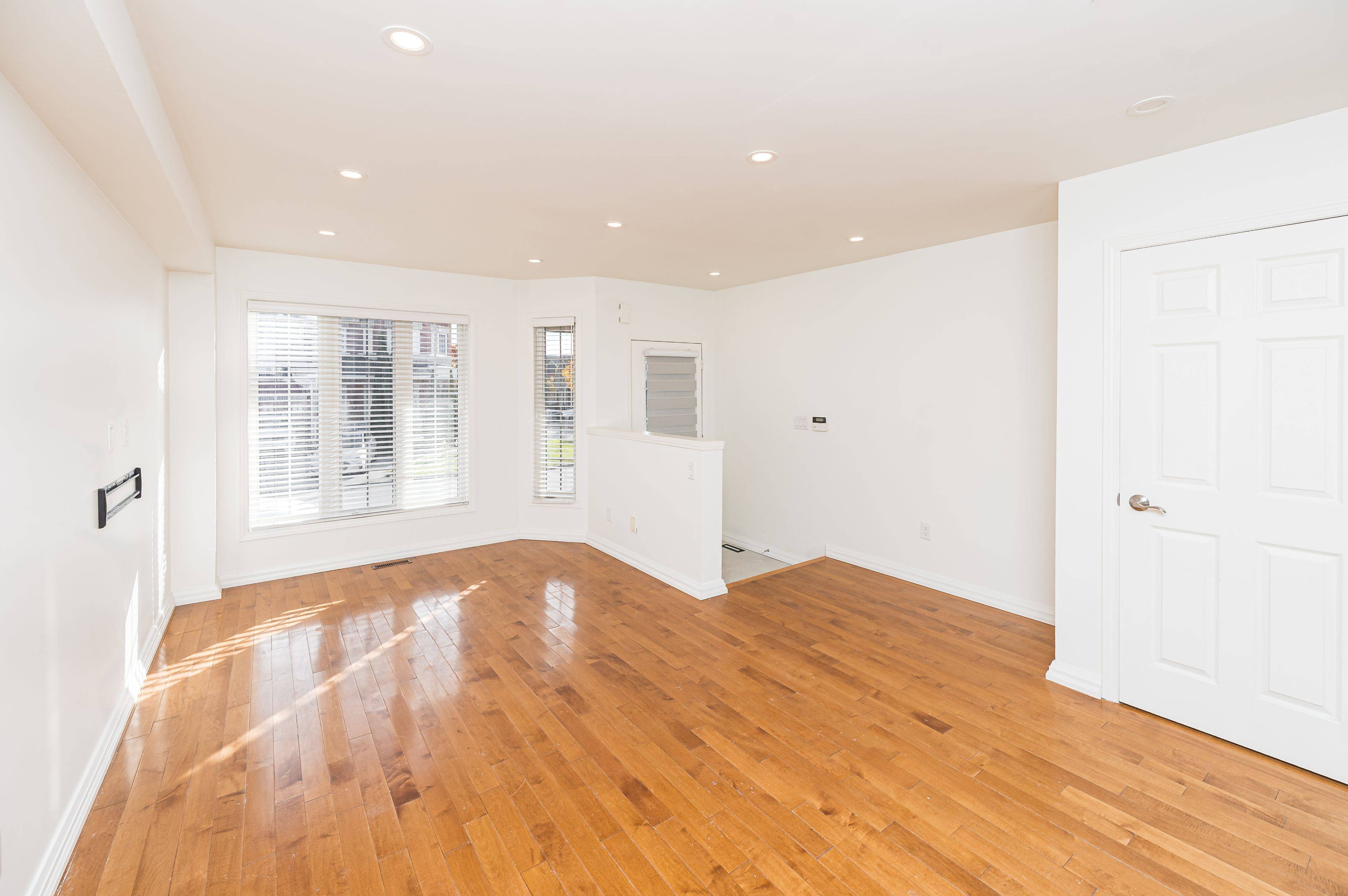 Vaughan, ON L4H 2W6,25 Arundel DR