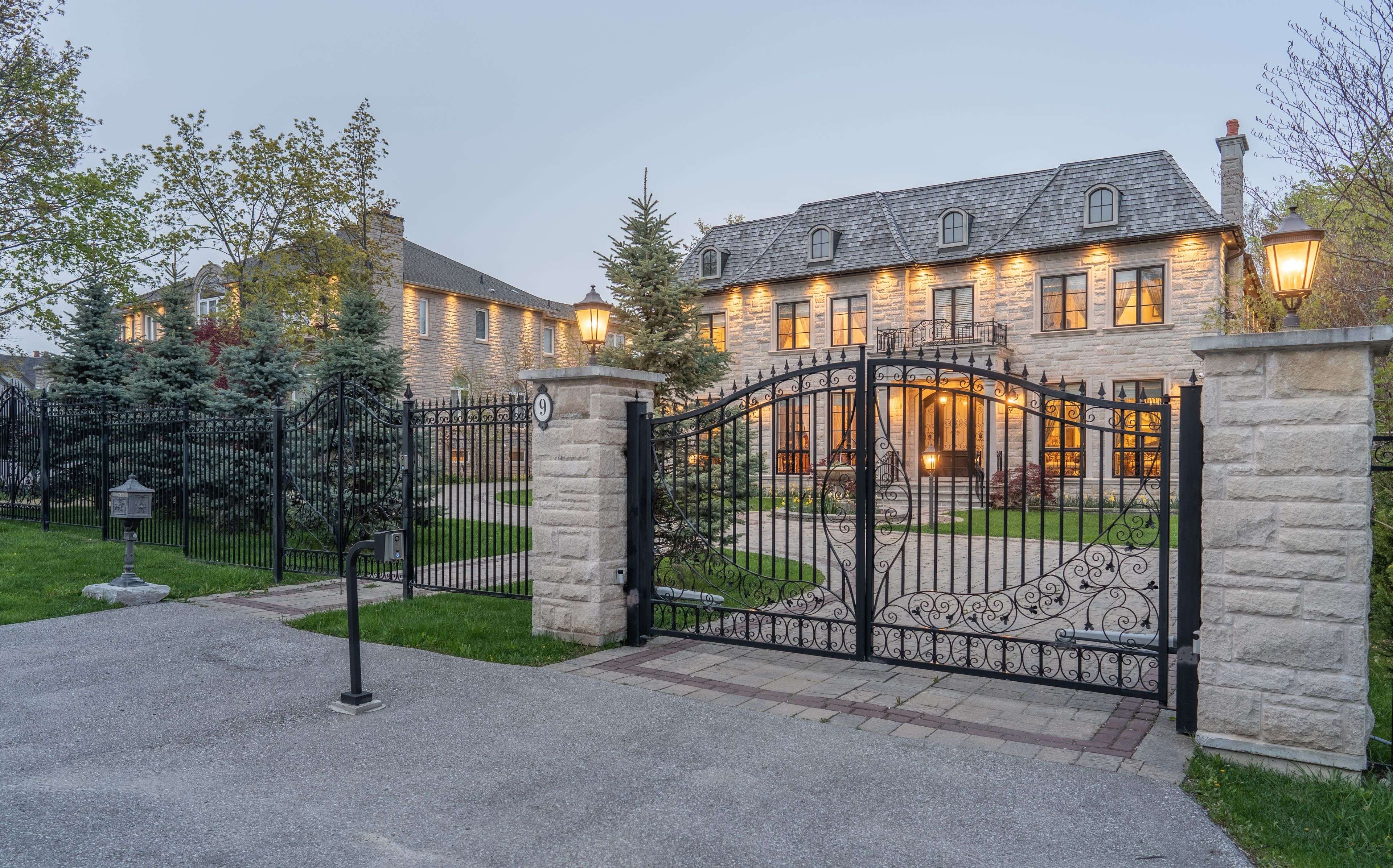 Vaughan, ON L4J 2A1,9 Thornbank RD