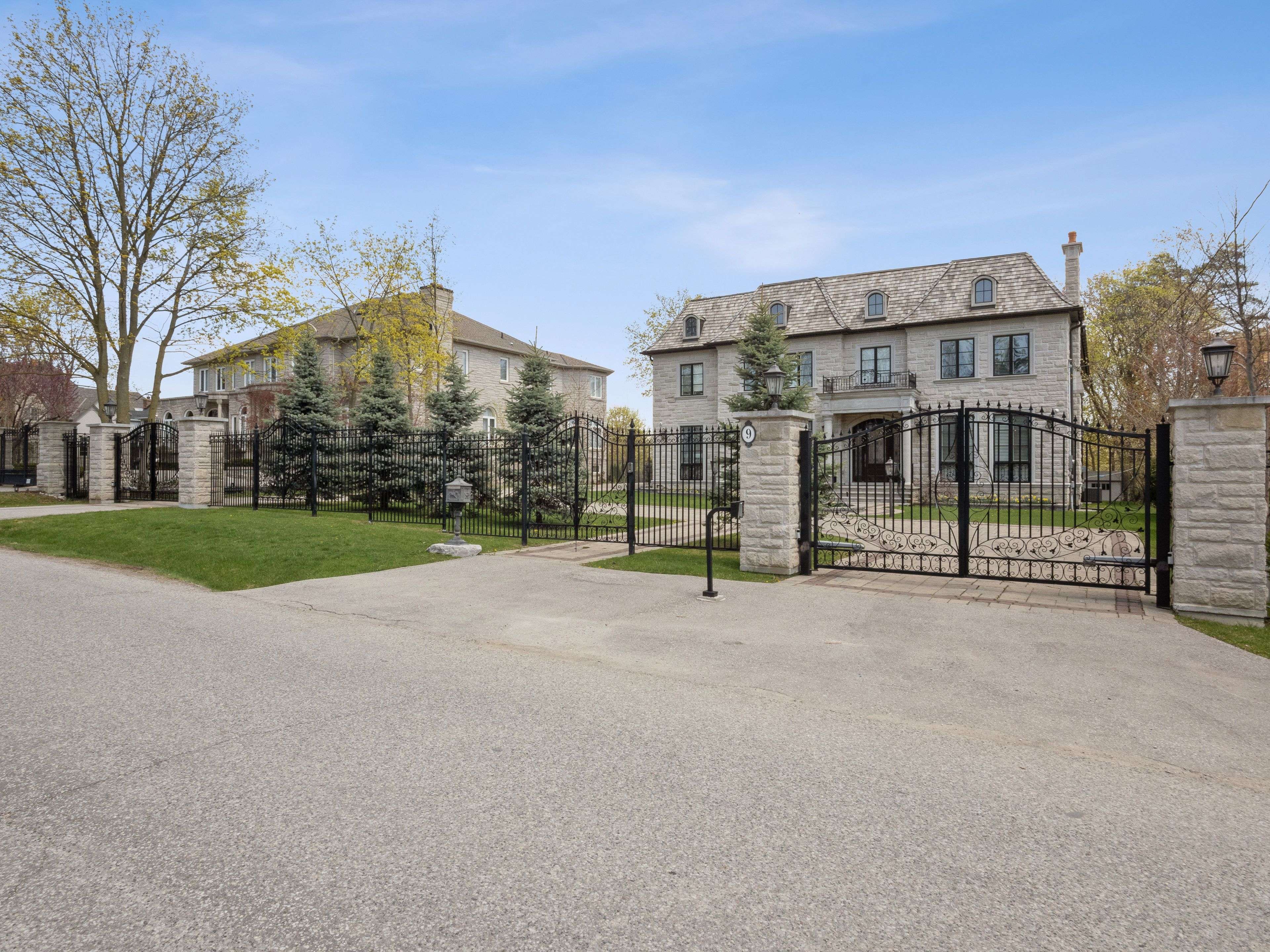 Vaughan, ON L4J 2A1,9 Thornbank RD