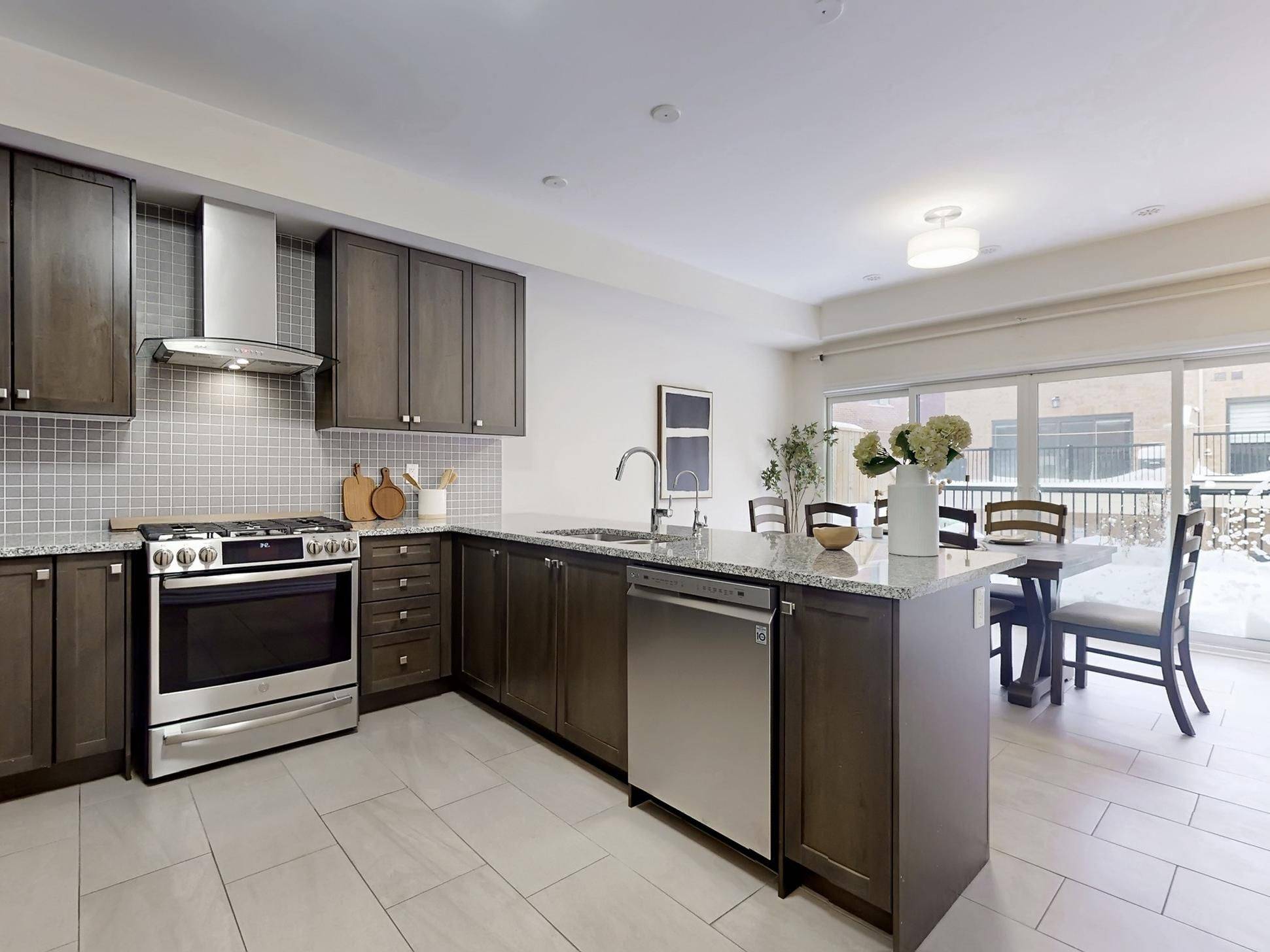 Markham, ON L6C 0Z1,14 Isabella Peach DR