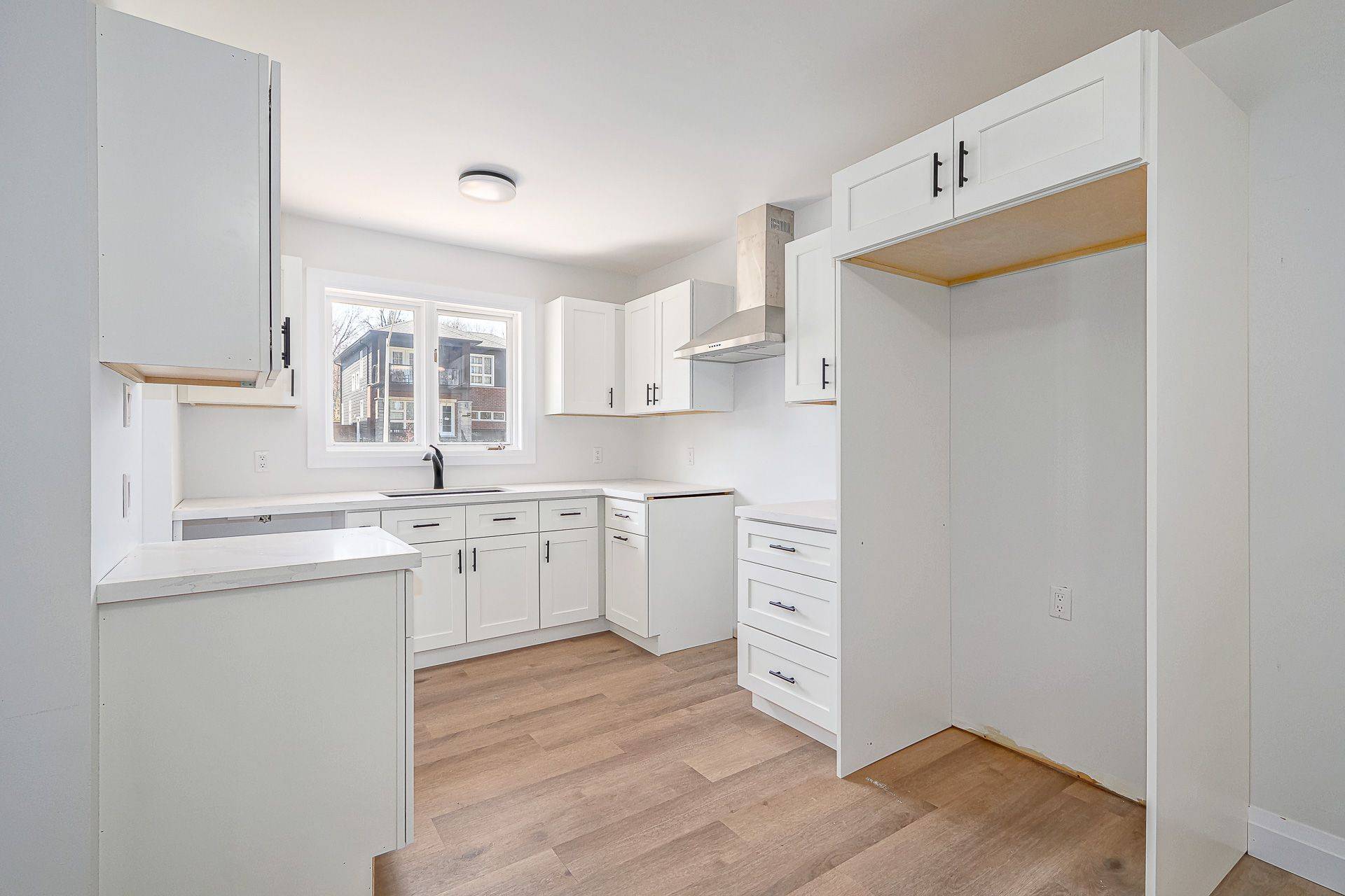 Wasaga Beach, ON L9Z 1L2,11 Lisbon CT