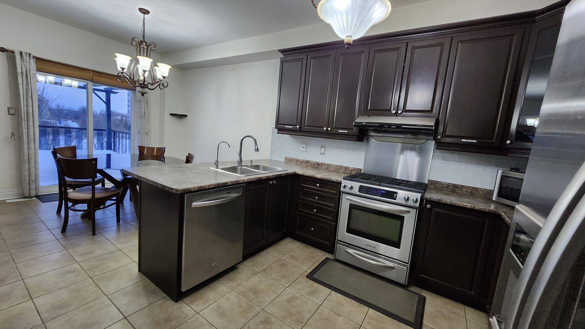 Brampton, ON L6Y 0K5,80 Tatra CRES #2