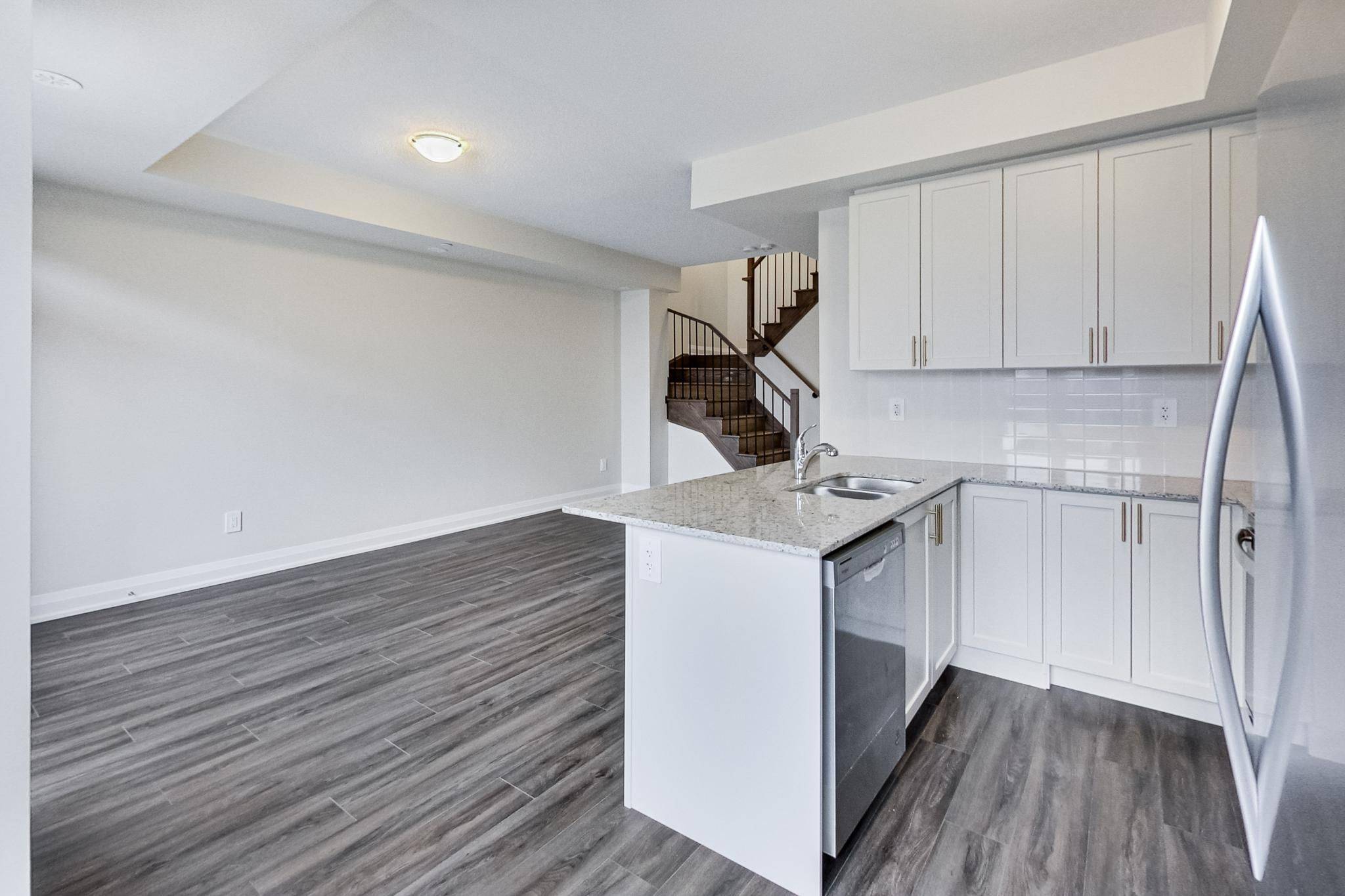 Milton, ON L9E 0J2,1581 Rose WAY #114