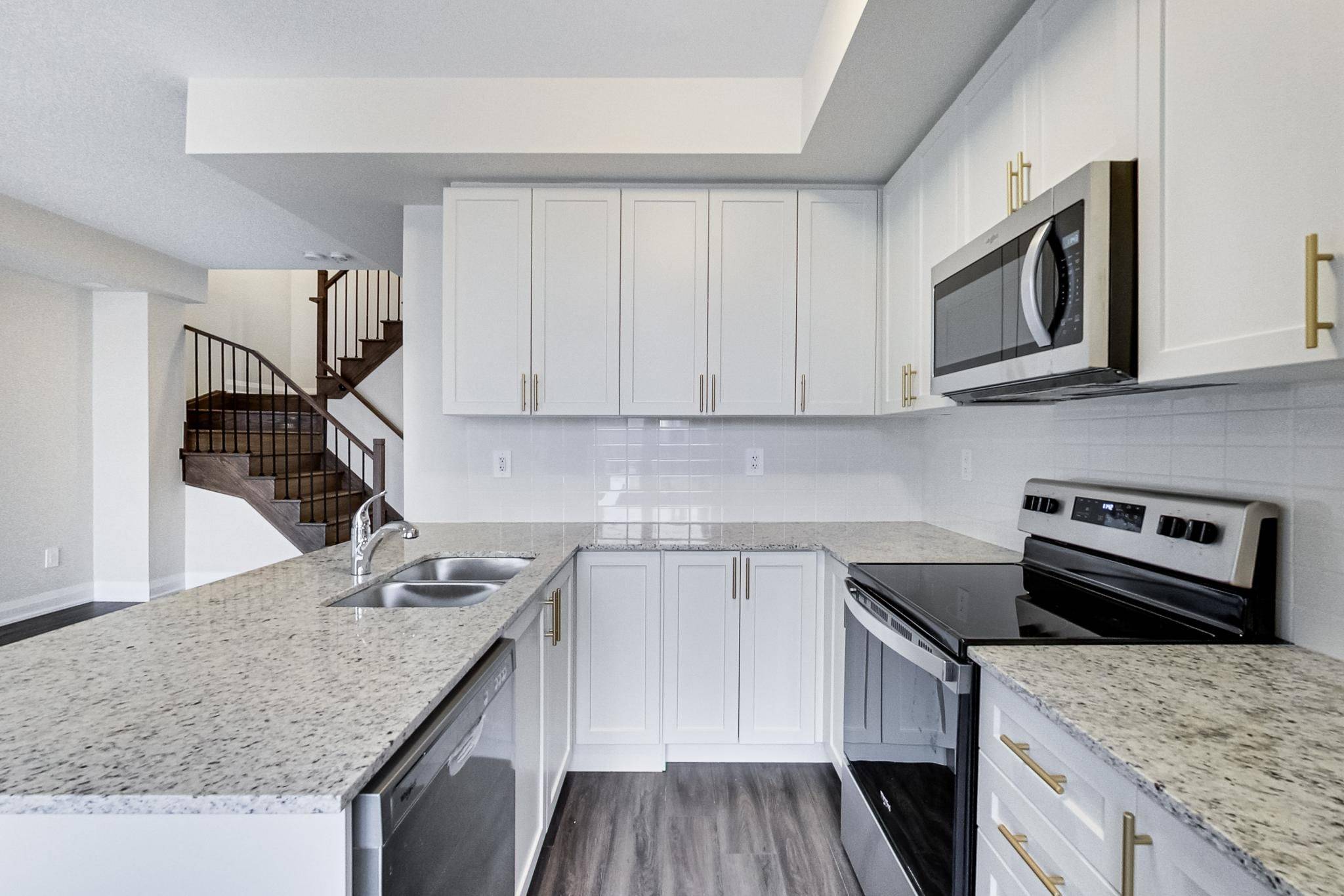 Milton, ON L9E 0J2,1581 Rose WAY #114