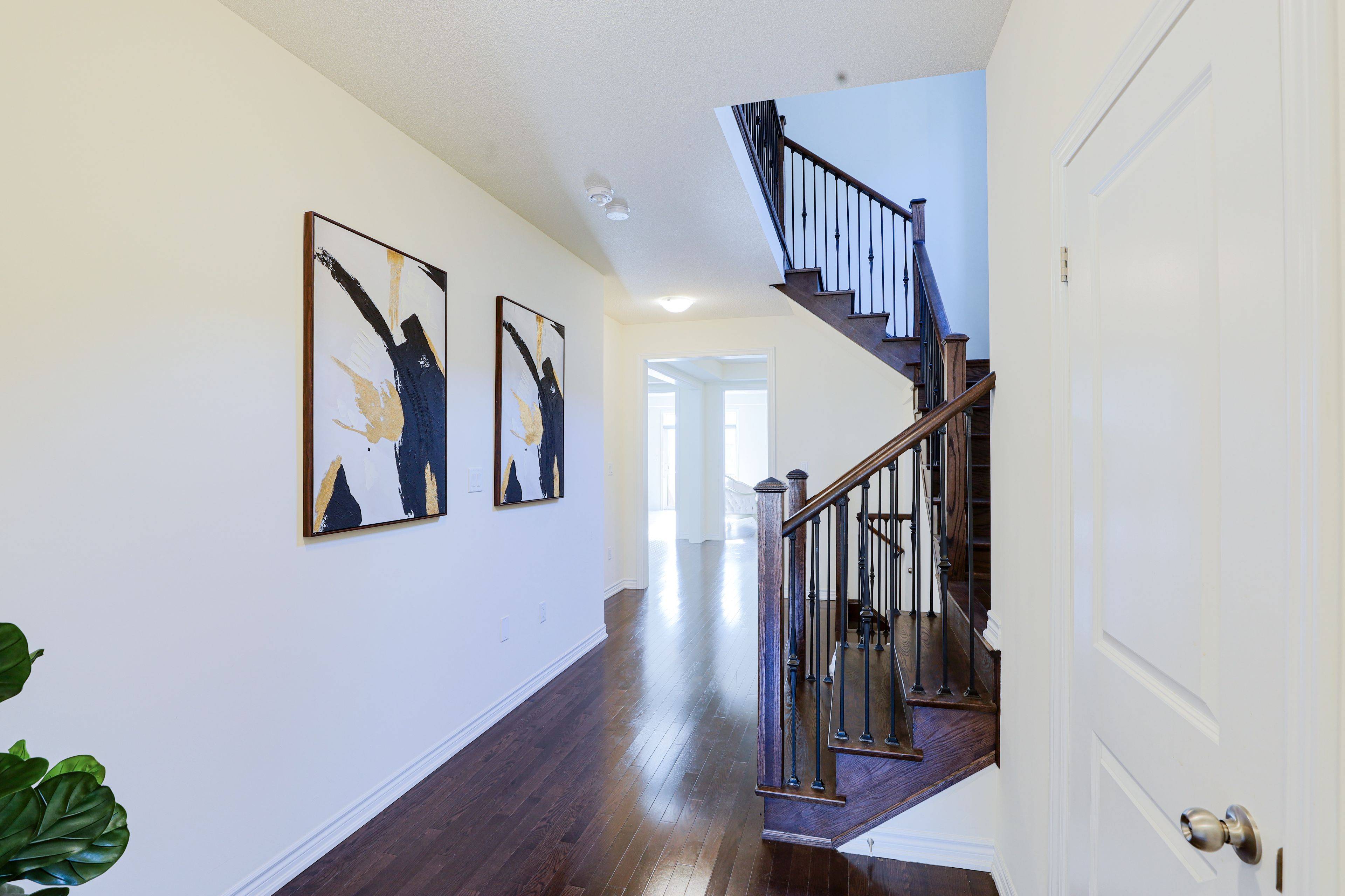 Brampton, ON L6X 5S7,379 Valleyway DR