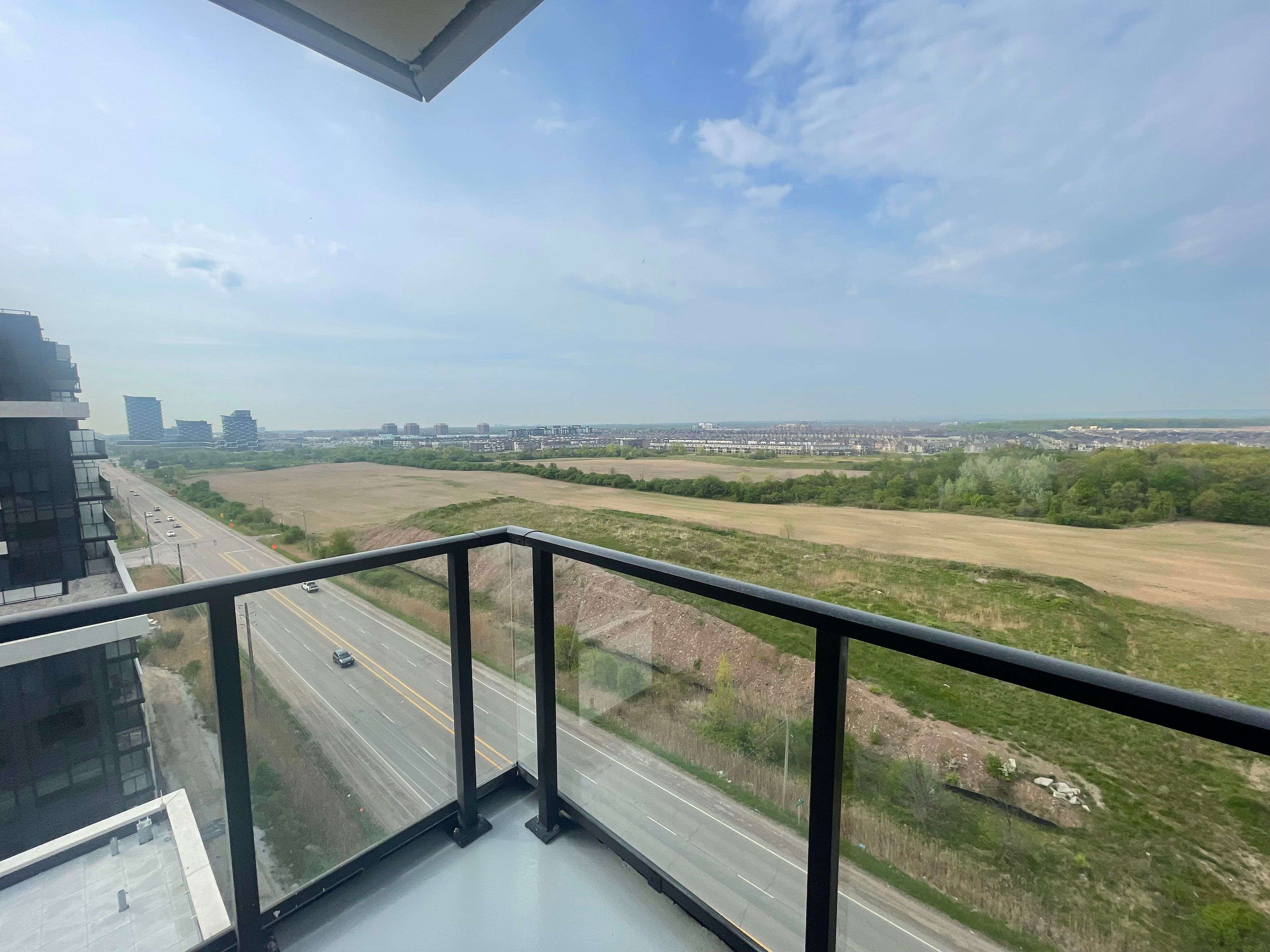 Oakville, ON L6H 7X9,3220 William Coltson AVE #1205