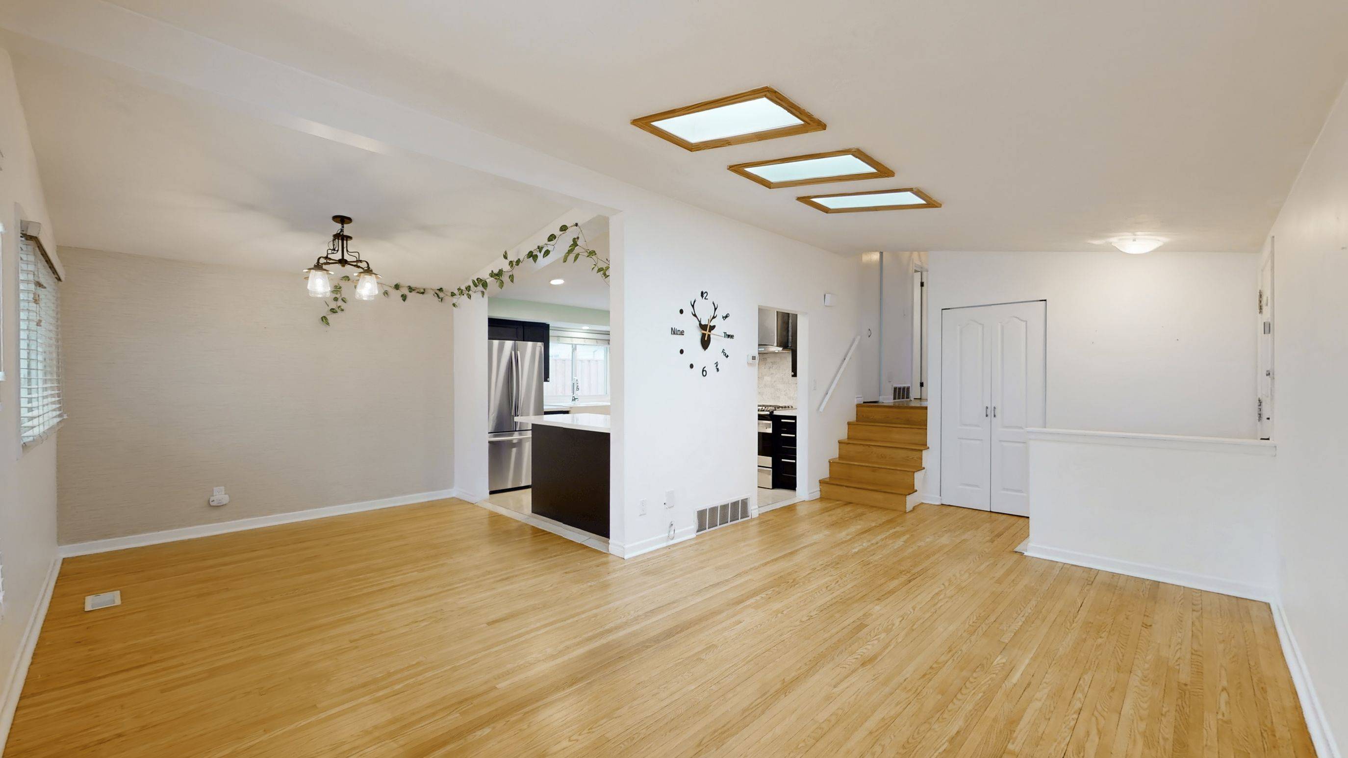 Burlington, ON L7L 4P9,336 Hampton Heath RD