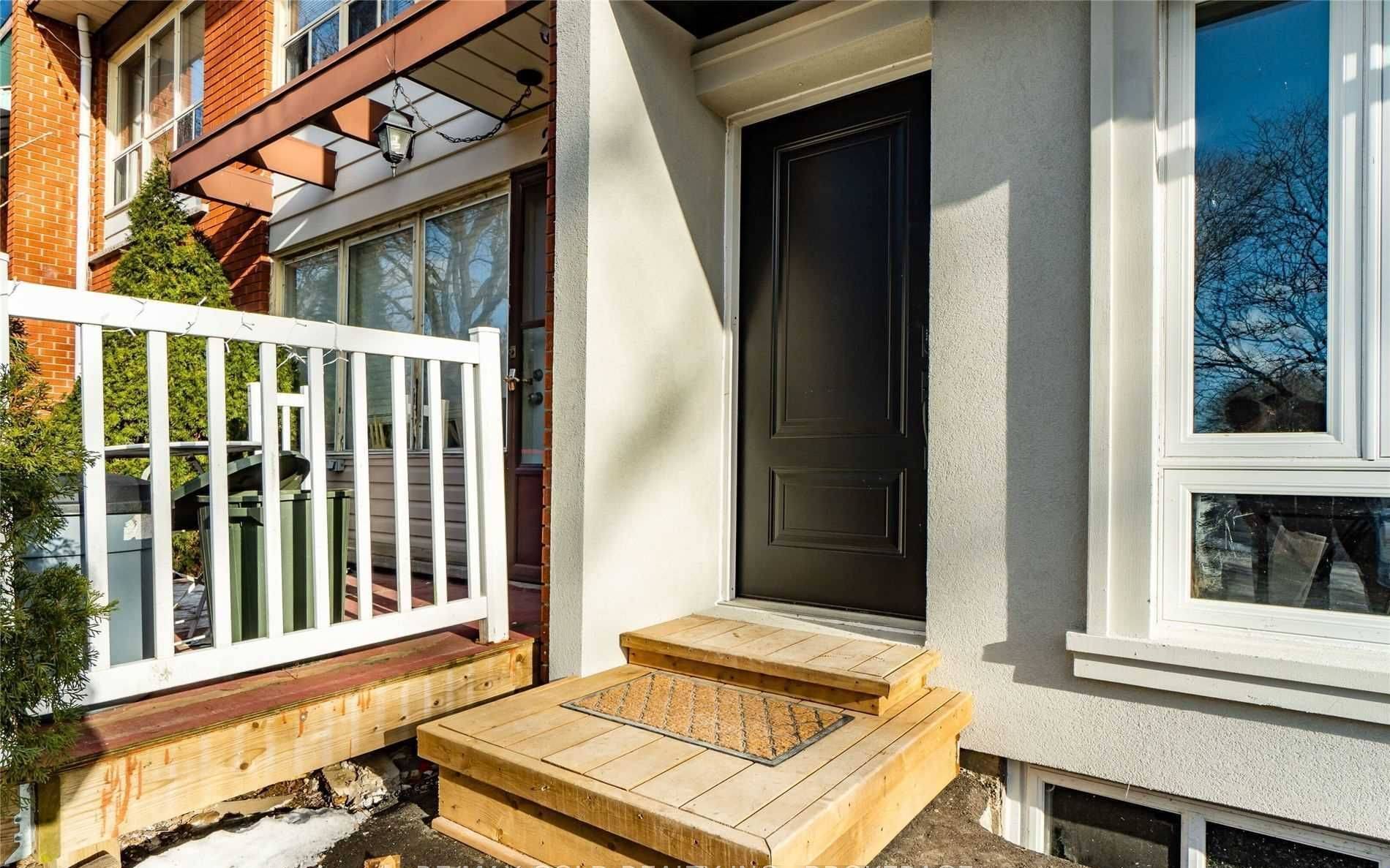 Burlington, ON L7P 2P2,2404 Maryvale CT