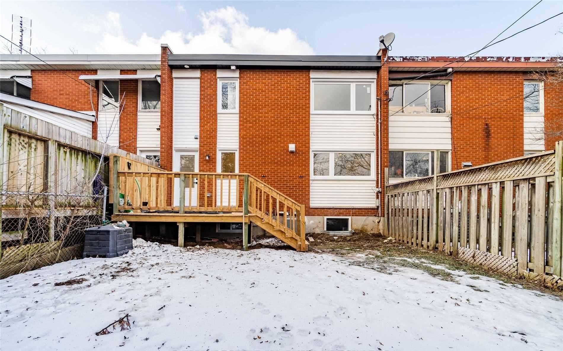 Burlington, ON L7P 2P2,2404 Maryvale CT