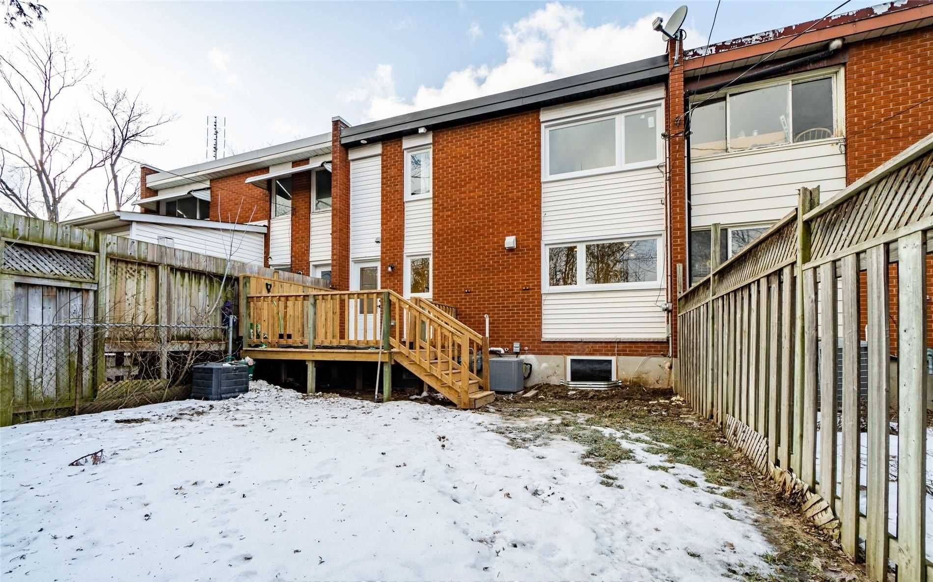 Burlington, ON L7P 2P2,2404 Maryvale CT