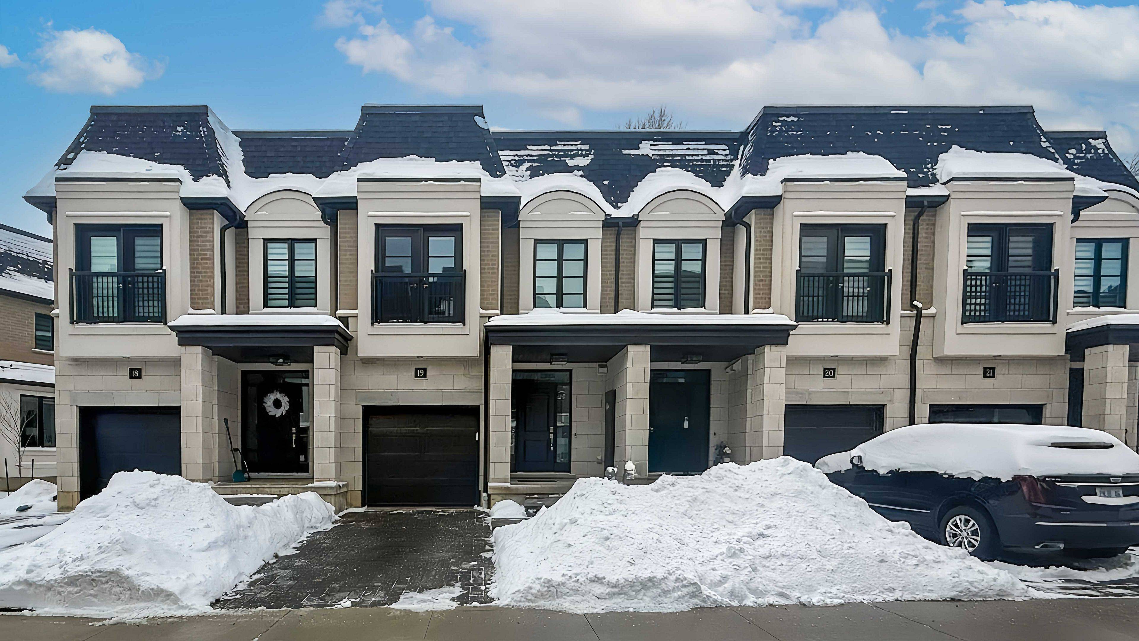 Cambridge, ON N1R 0E1,143 Elgin ST N #19