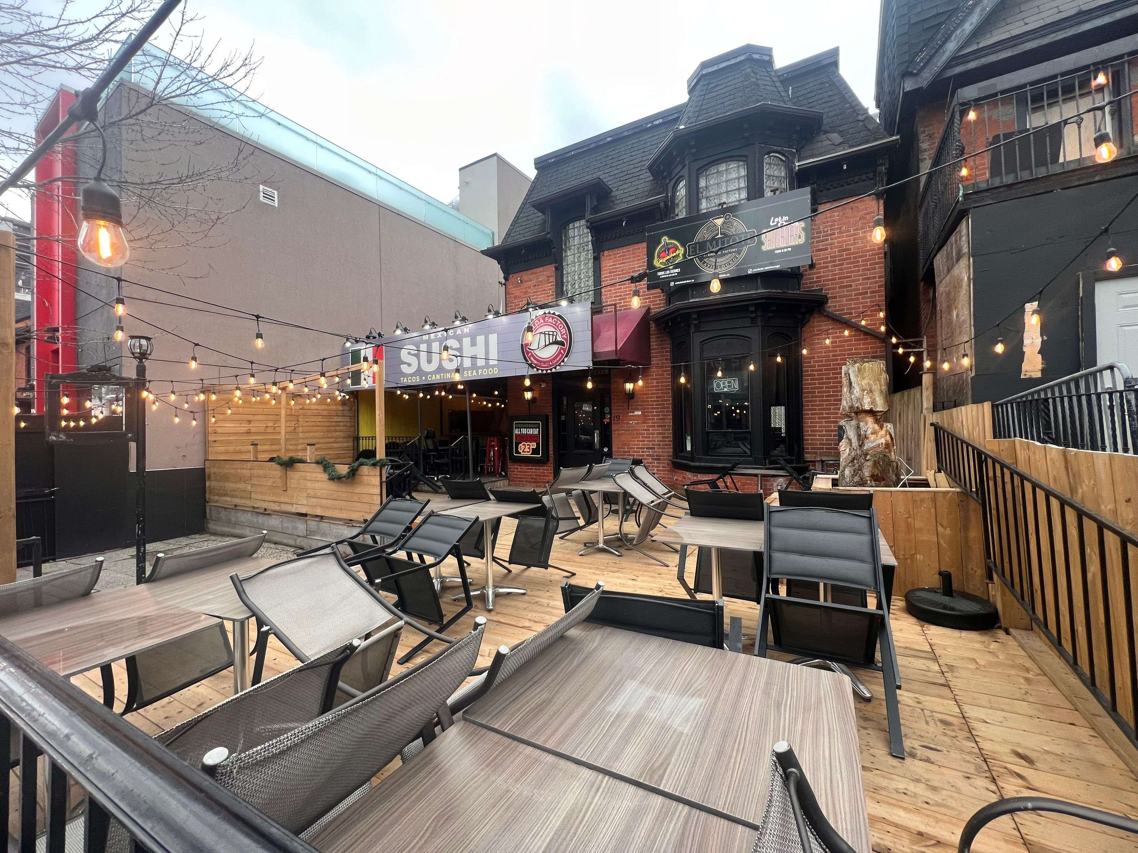 Hamilton, ON L8P 3M7,19 Hess ST S