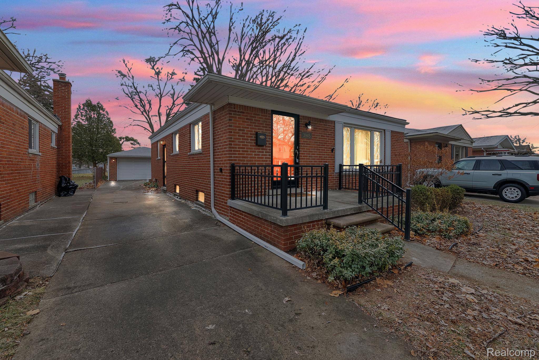 Dearborn Heights, MI 48125,3945 Harding ST