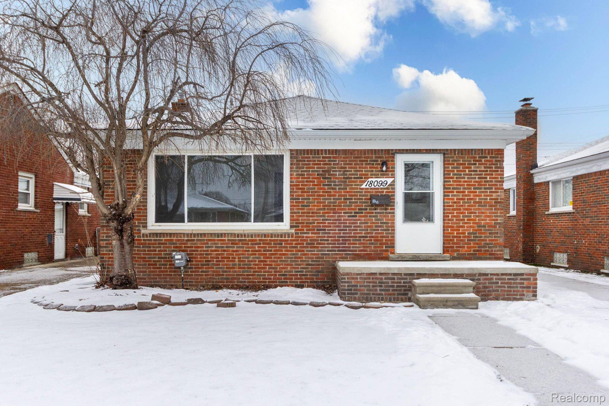 Eastpointe, MI 48021,18099 Oak AVE