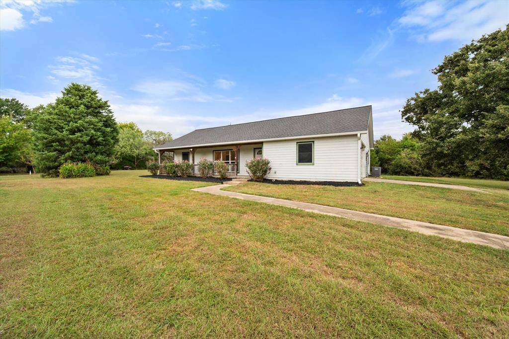 Corsicana, TX 75109,322 SE County Road 3124A