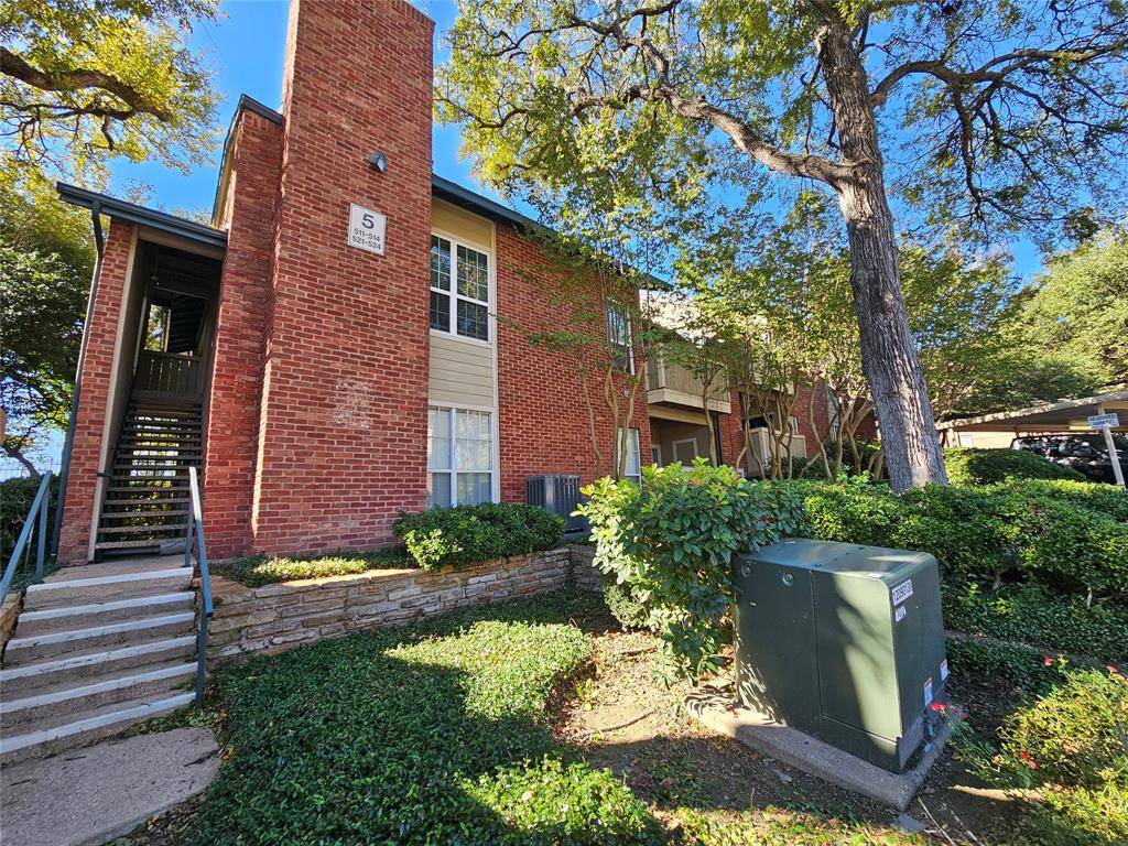 Dallas, TX 75231,8601 Park Lane #522