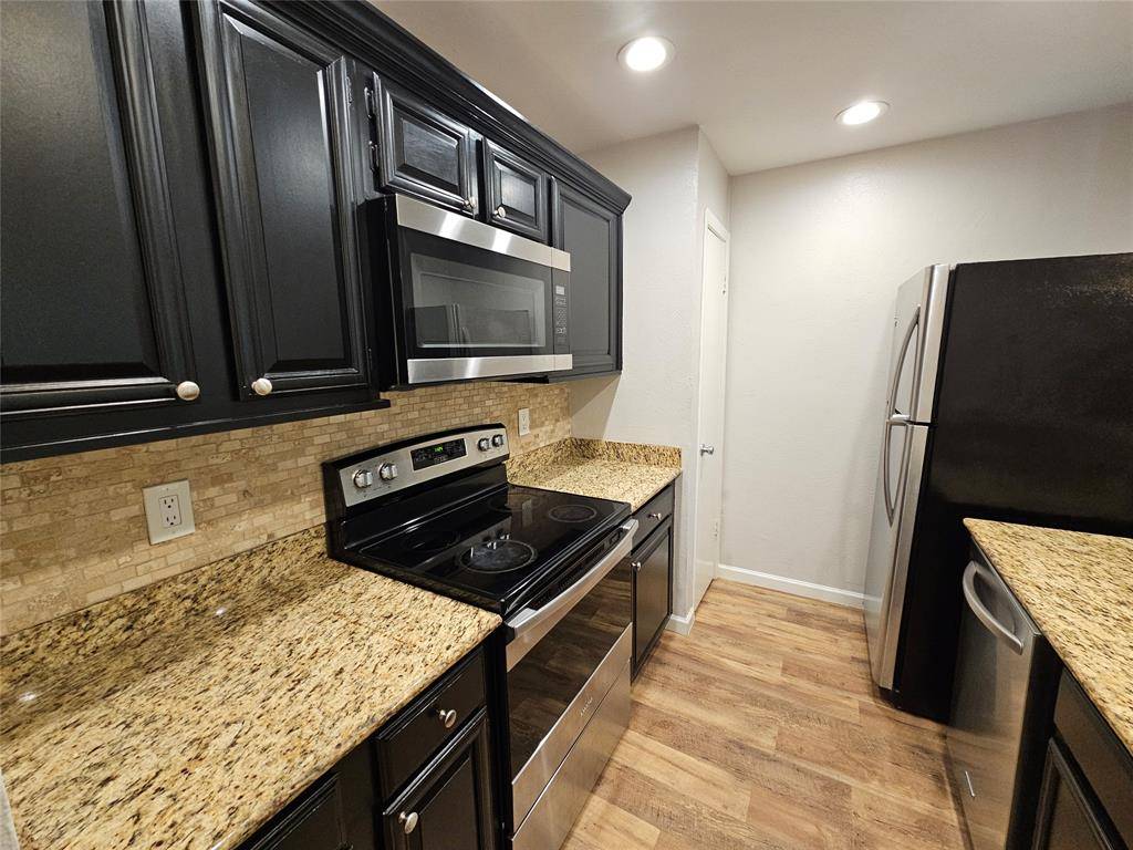 Dallas, TX 75231,8601 Park Lane #522