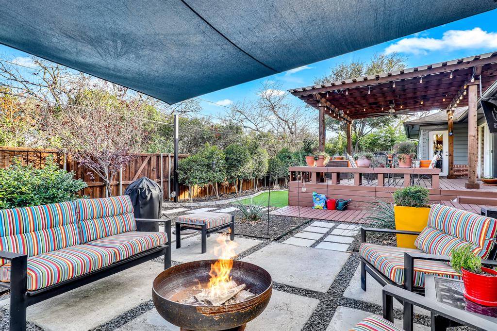 Dallas, TX 75220,9964 Mixon Drive