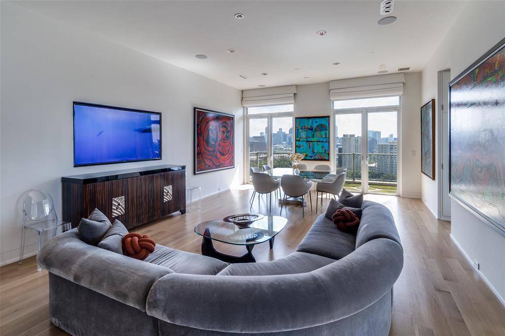 Dallas, TX 75219,3505 Turtle Creek Boulevard #17E