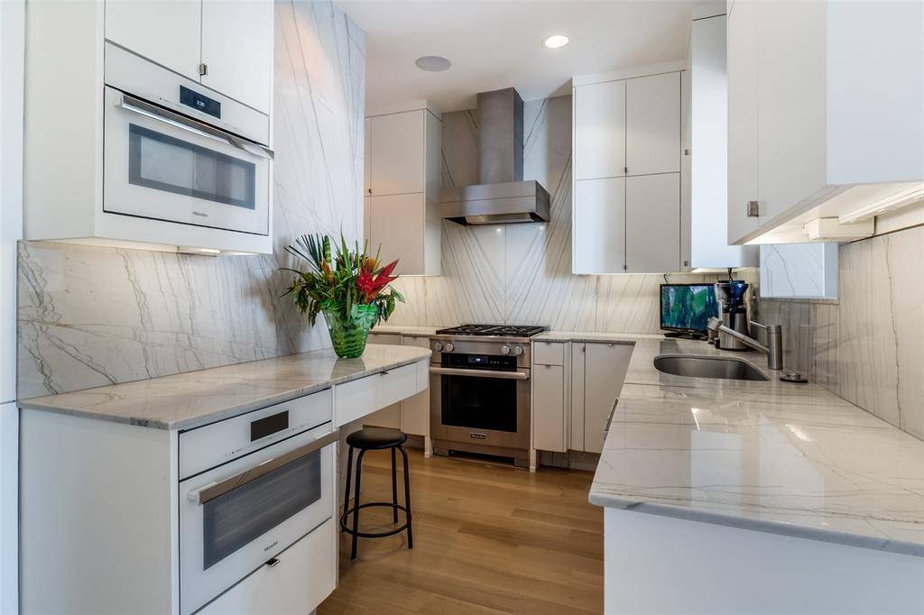 Dallas, TX 75219,3505 Turtle Creek Boulevard #17E