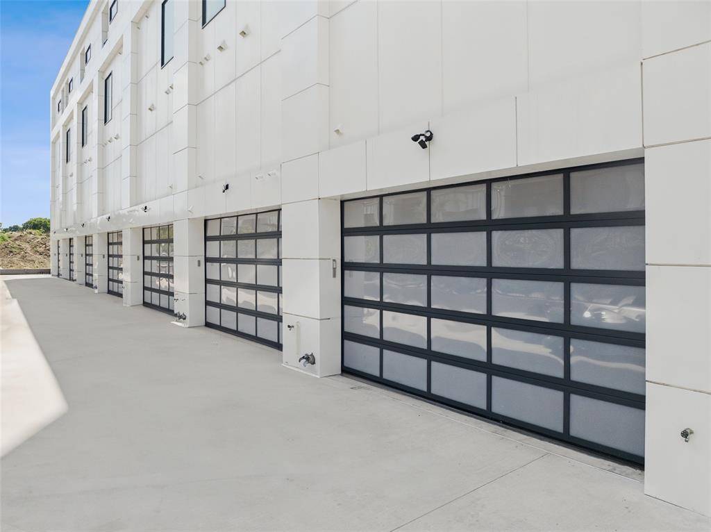 Dallas, TX 75215,1874 Beaumont Street