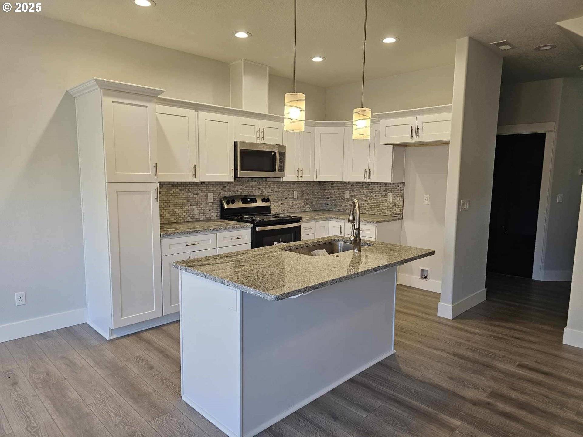 St Helens, OR 97051,453 N 12th ST