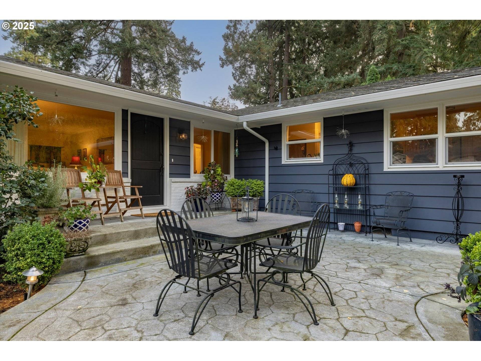 Lake Oswego, OR 97034,675 10TH ST