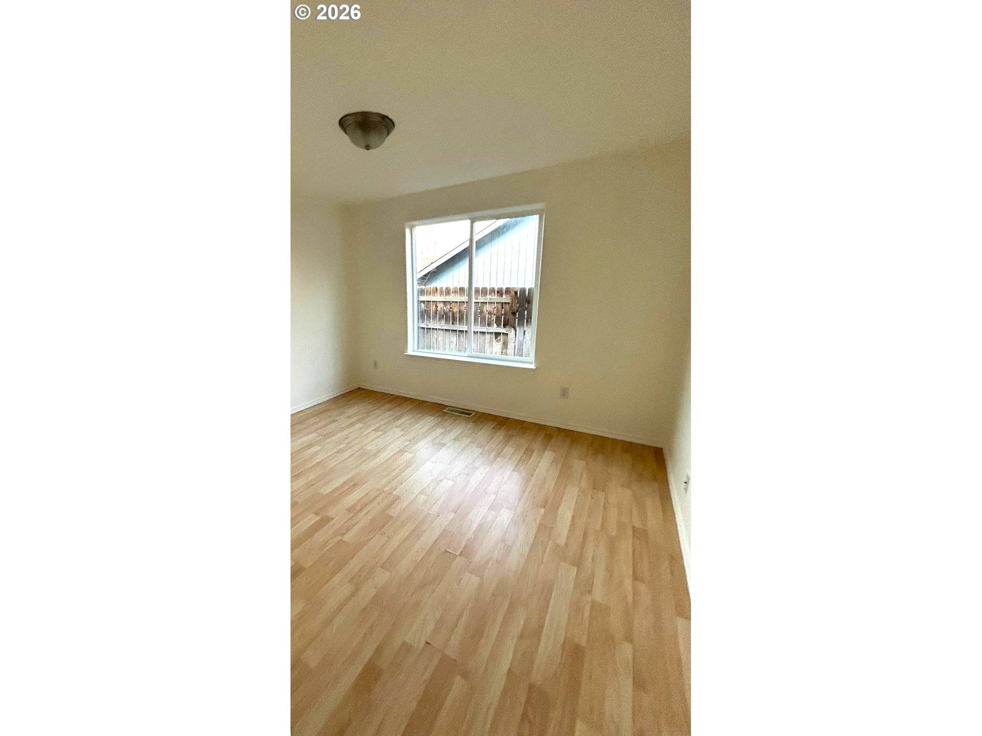 Madras, OR 97741,857 SE MALIAH AVE