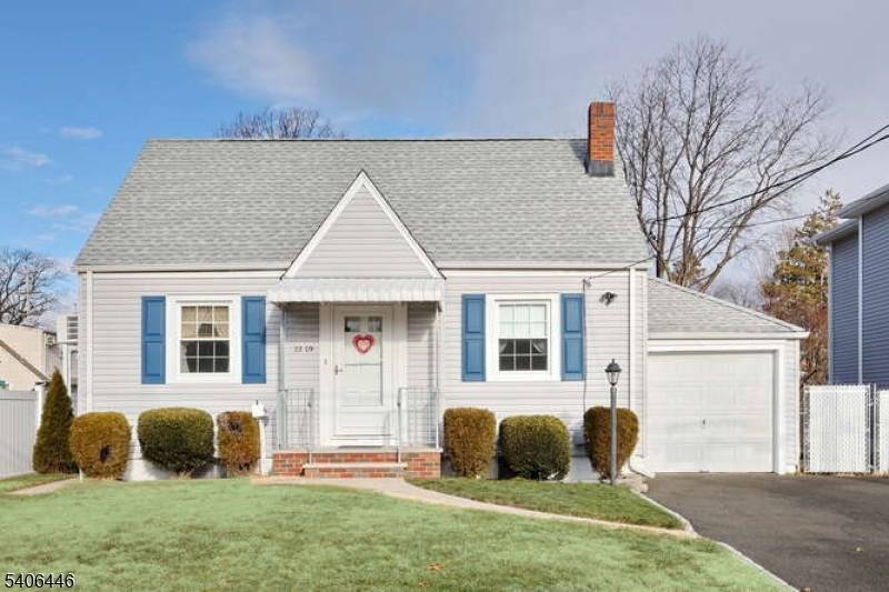 Fair Lawn Boro, NJ 07410,22-09 Arcadia Rd