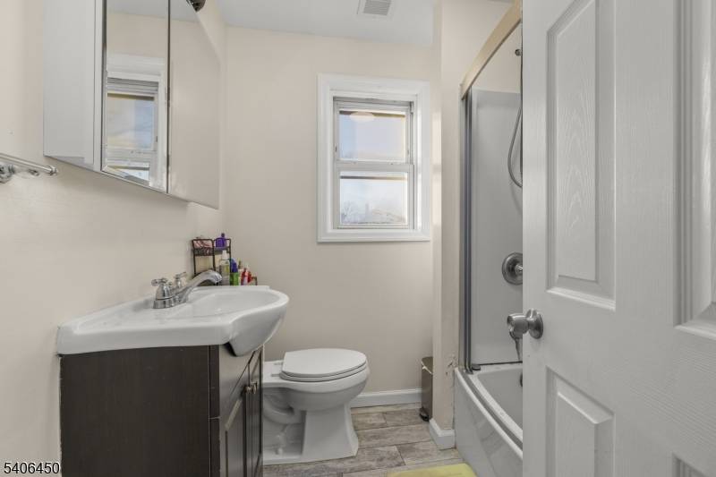 Elizabeth City, NJ 07201,750 Madison Ave