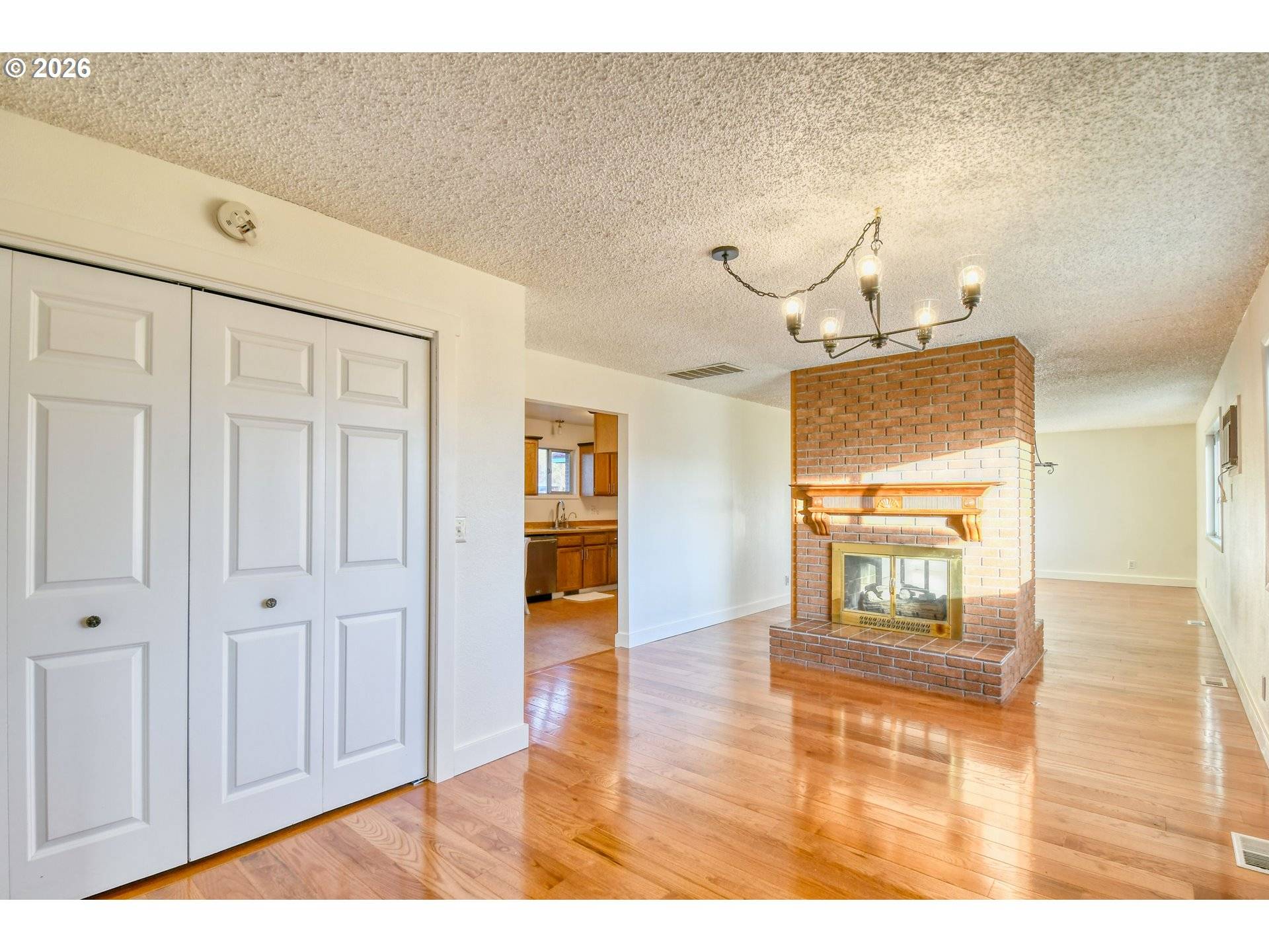 Pendleton, OR 97801,71642 SW PARK LN