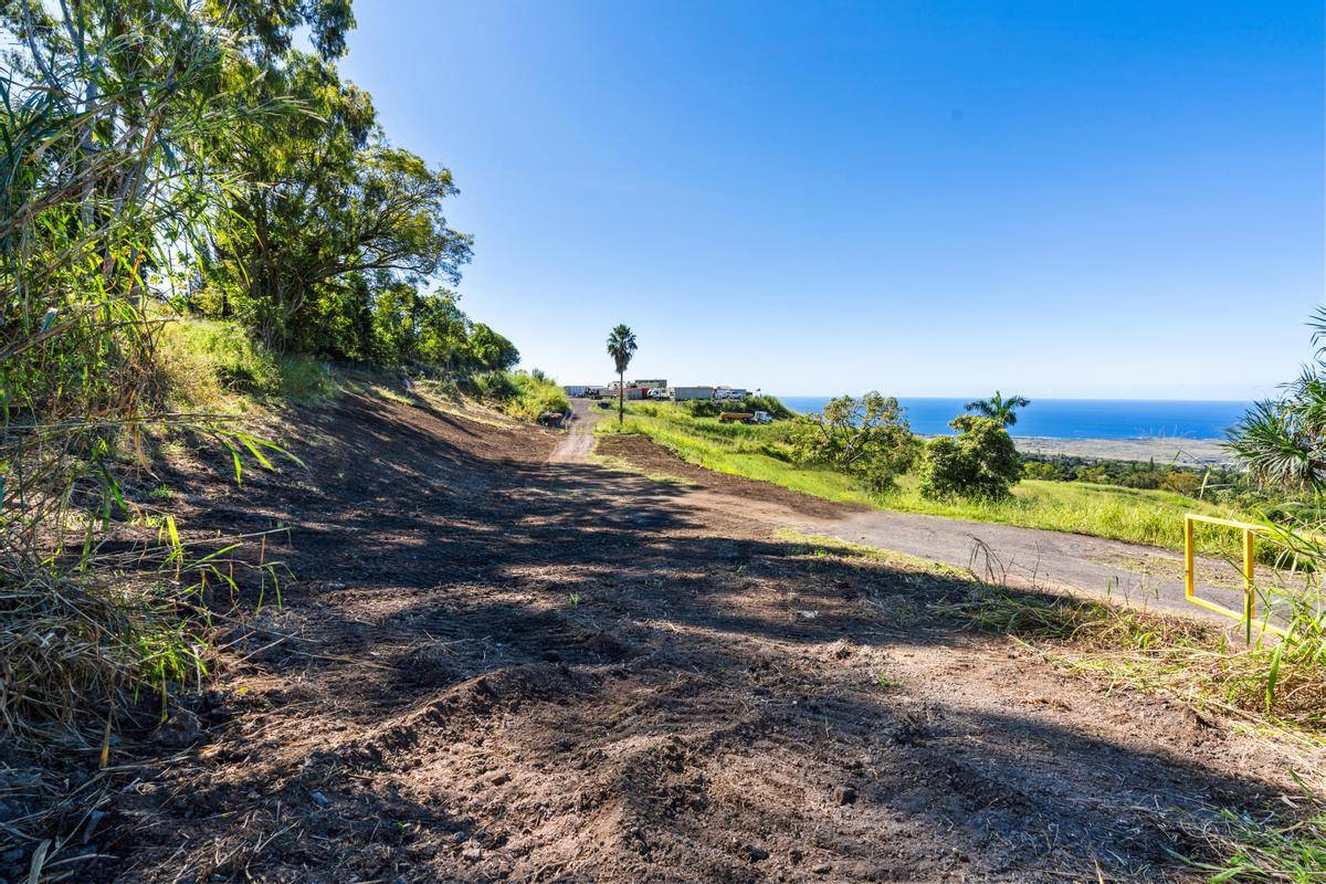 Kailua Kona, HI 96740,74-6001 KUINA PL