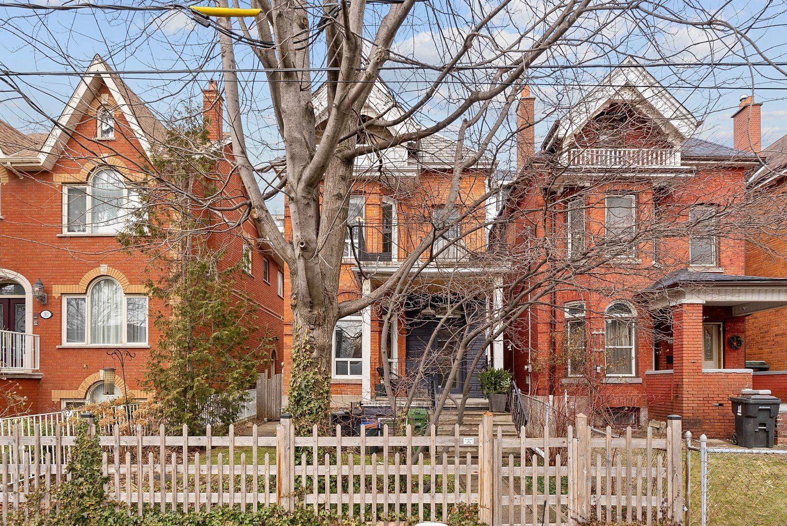 Toronto C01, ON M6J 2E7,28 Shannon ST