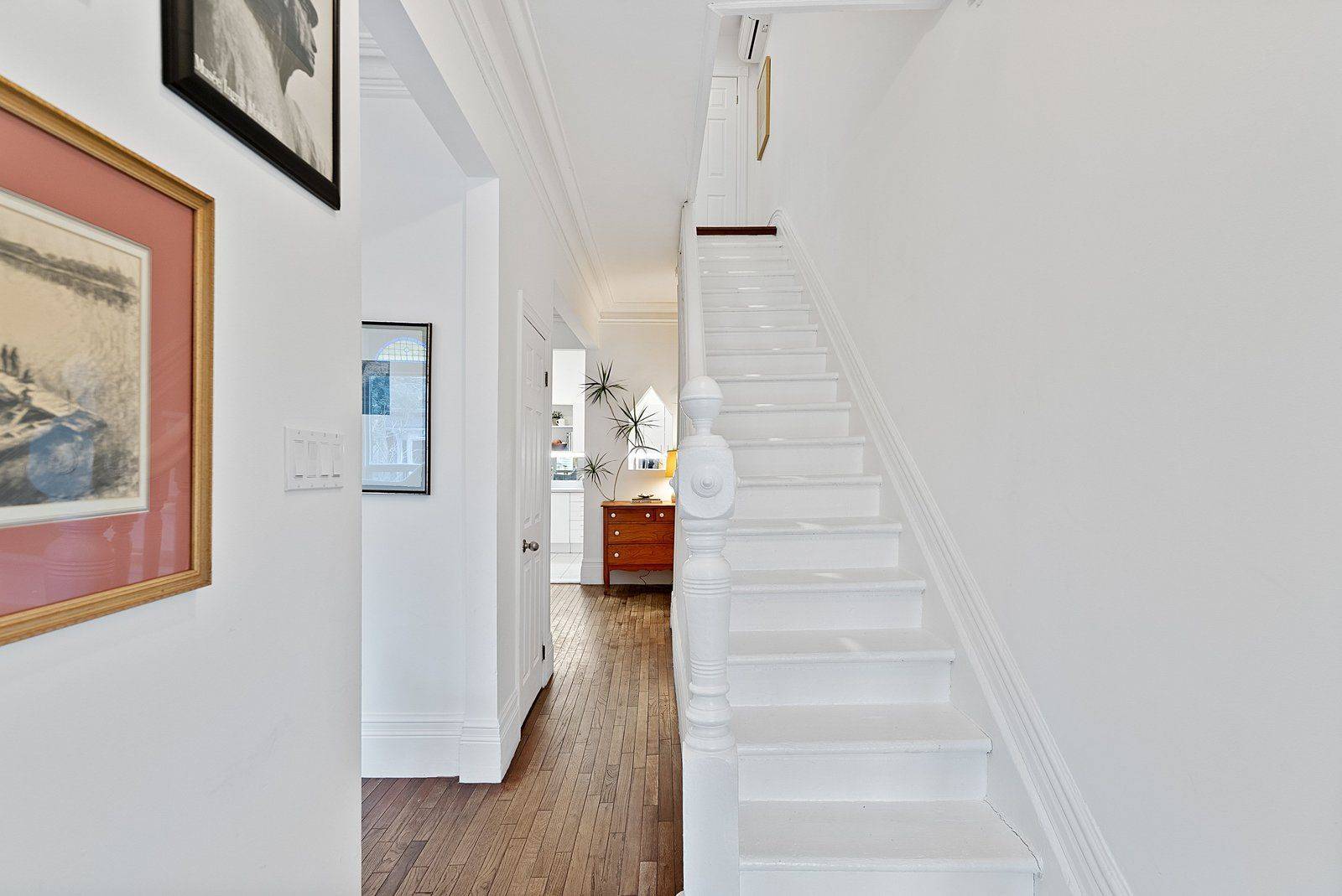 Toronto C01, ON M6J 2E7,28 Shannon ST