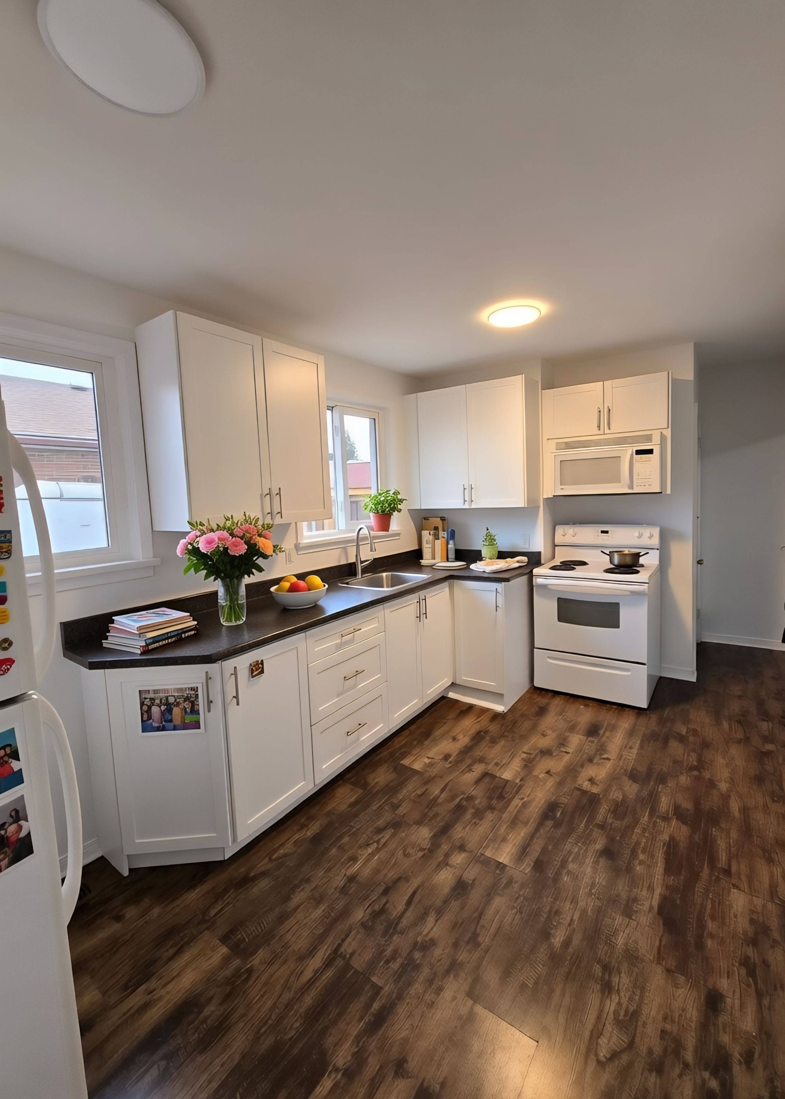 Oshawa, ON L1J 5P7,82 Durham ST #upper