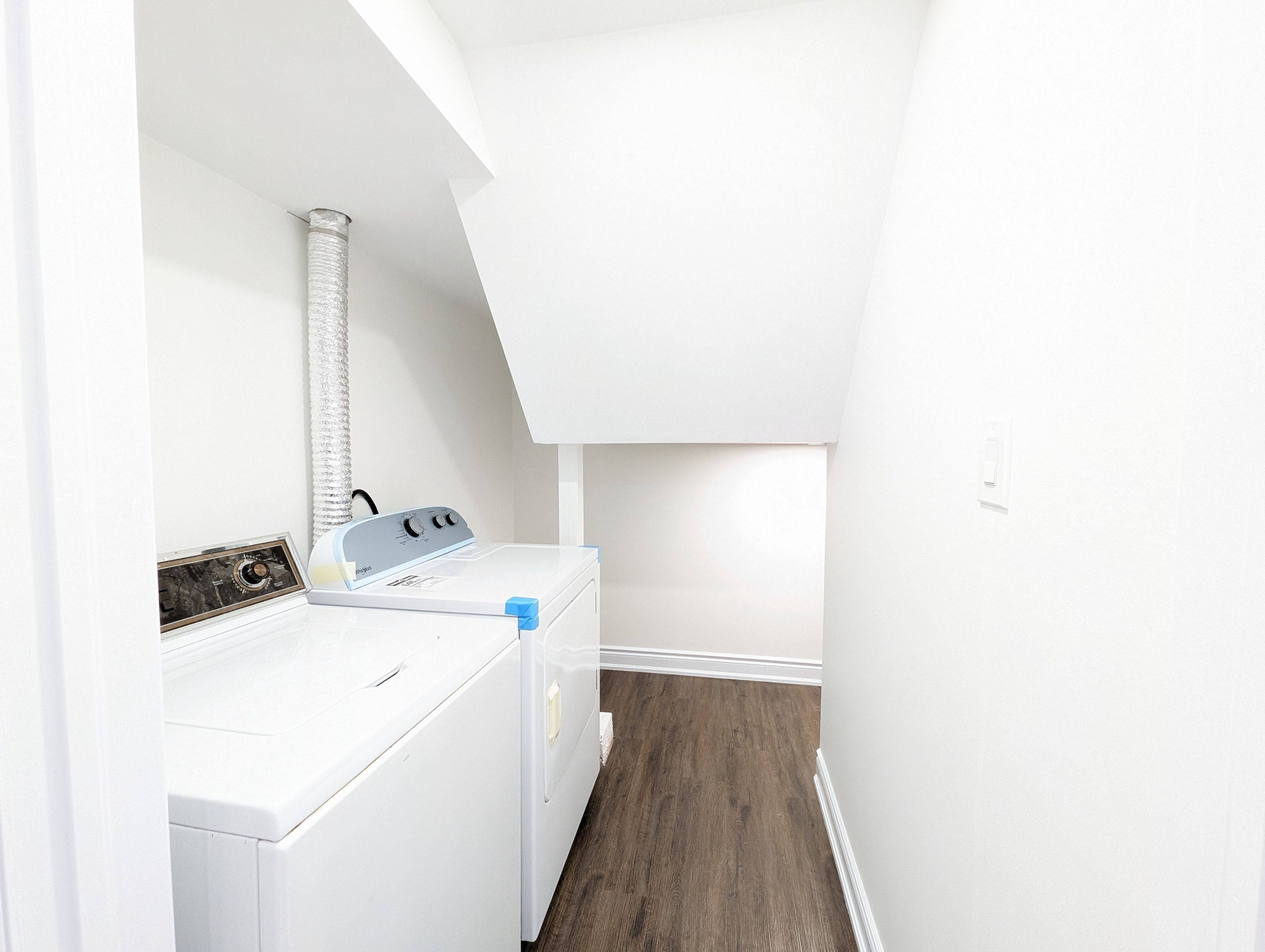 Toronto E09, ON M1P 4H4,20 Hurley CRES #Basmnt