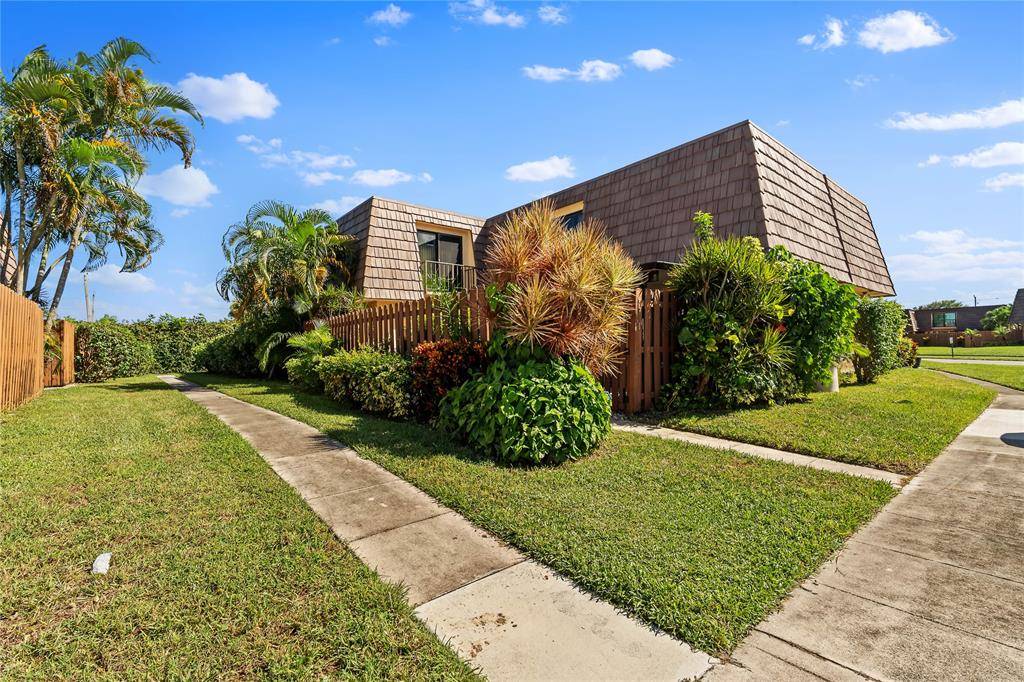 Palm Springs, FL 33461,581 Springdale Cir #58-A