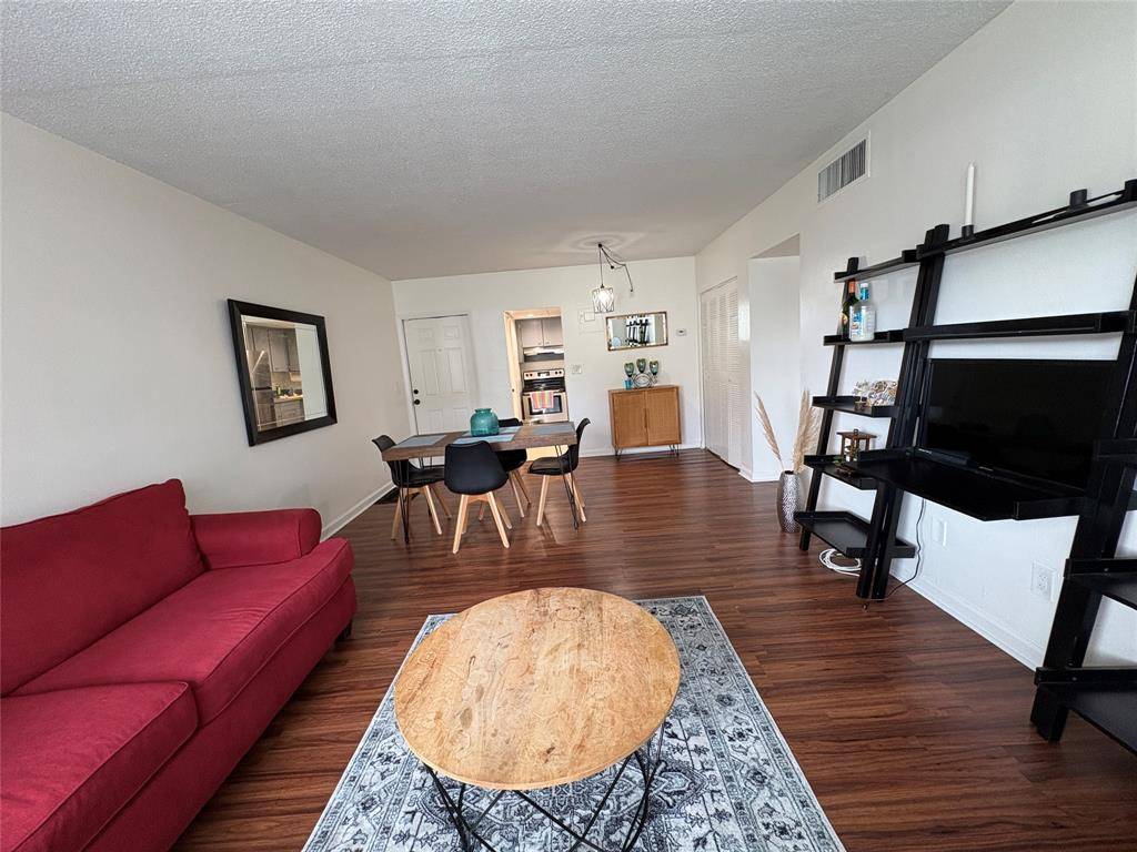 Pompano Beach, FL 33060,101 SE 6TH Ave #2