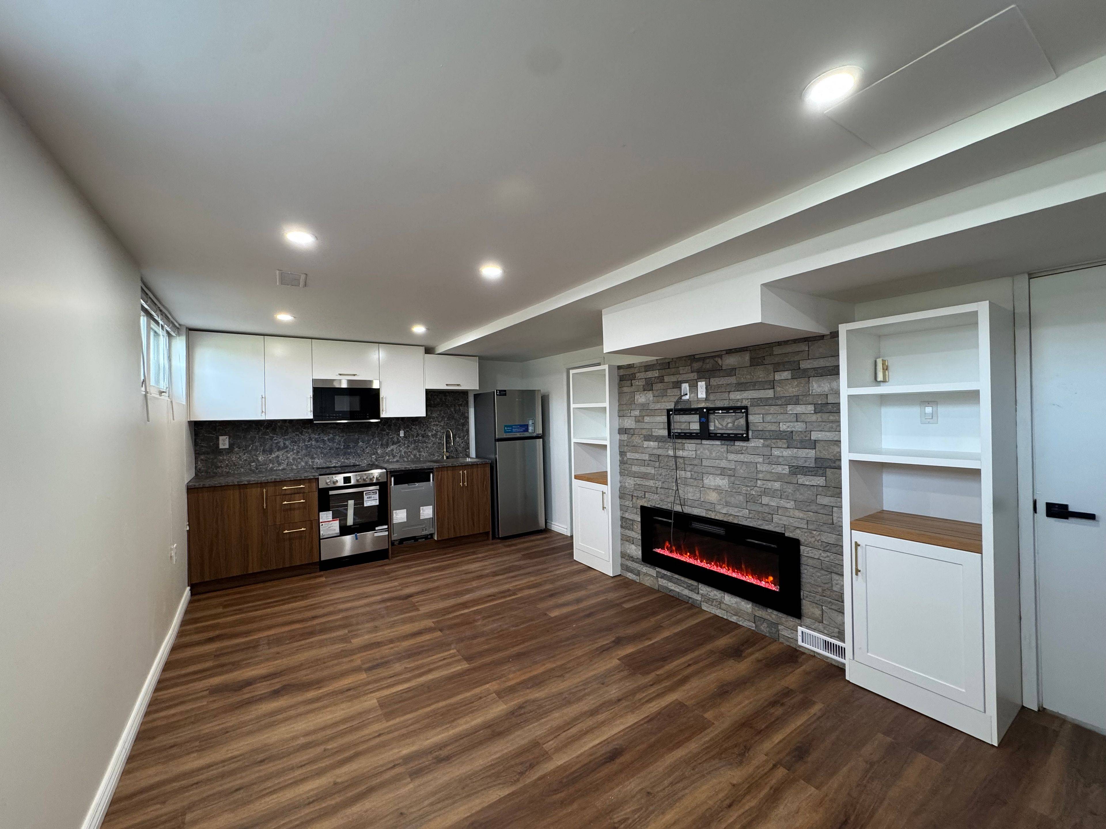 Barrie, ON L4M 2G8,219 Steel ST