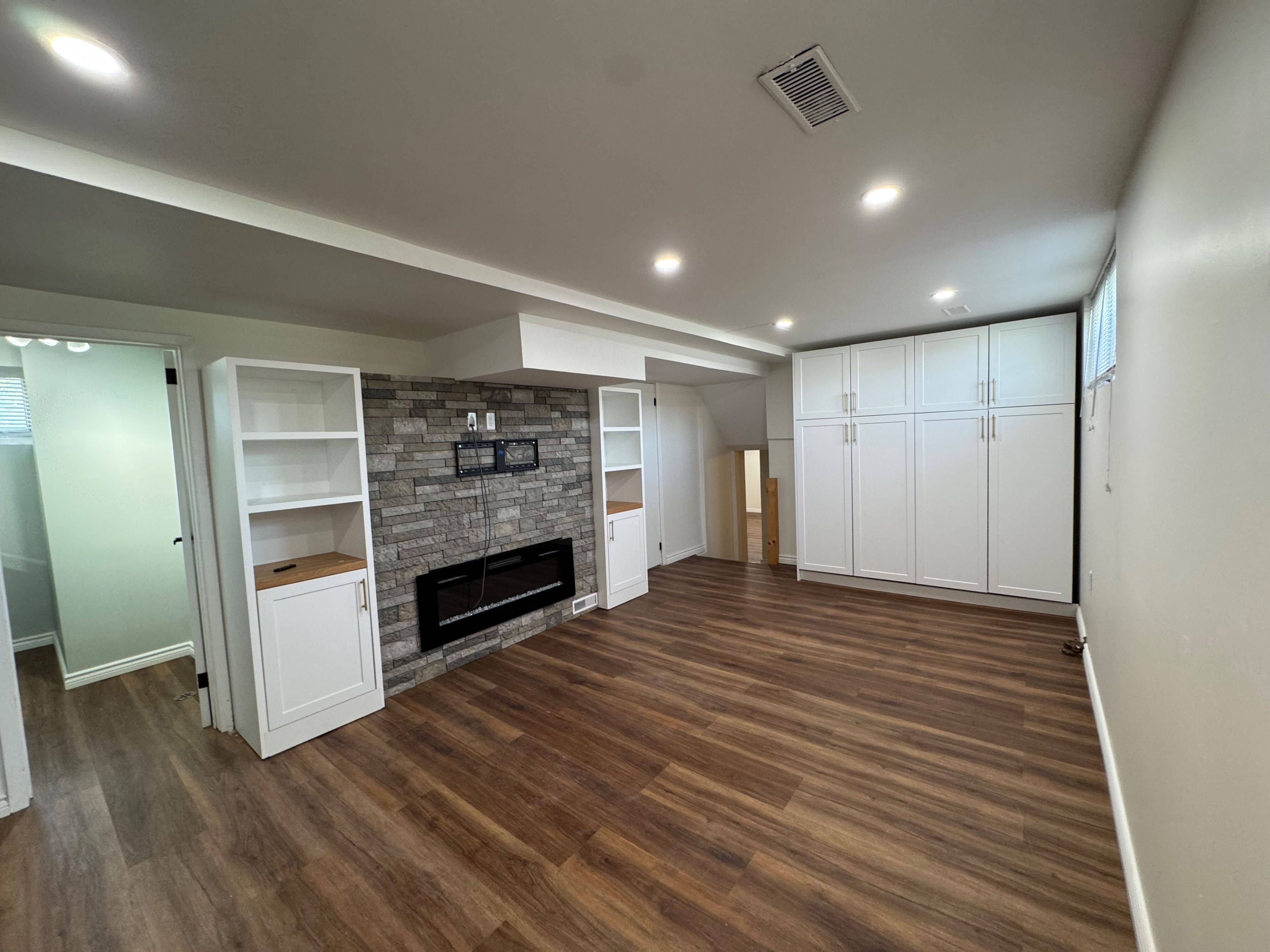 Barrie, ON L4M 2G8,219 Steel ST