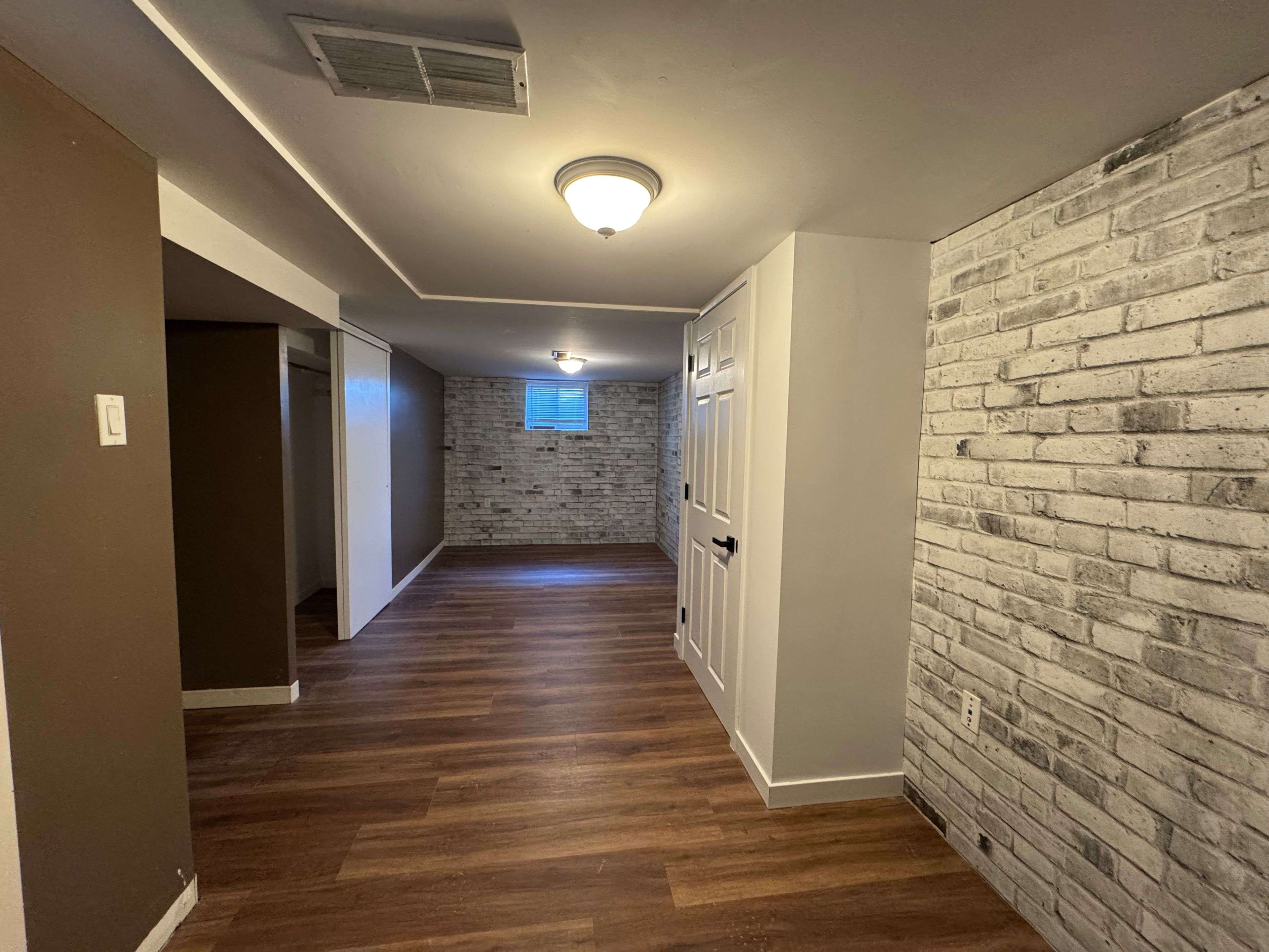 Barrie, ON L4M 2G8,219 Steel ST