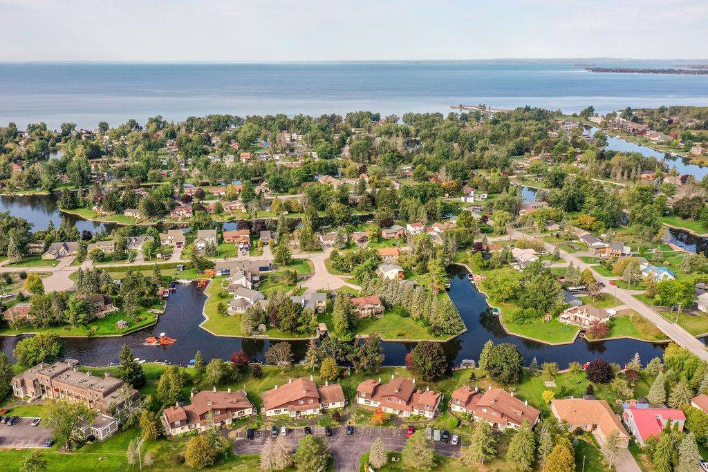 Ramara, ON L0K 1B0,70 Laguna Pkwy #Unit #7