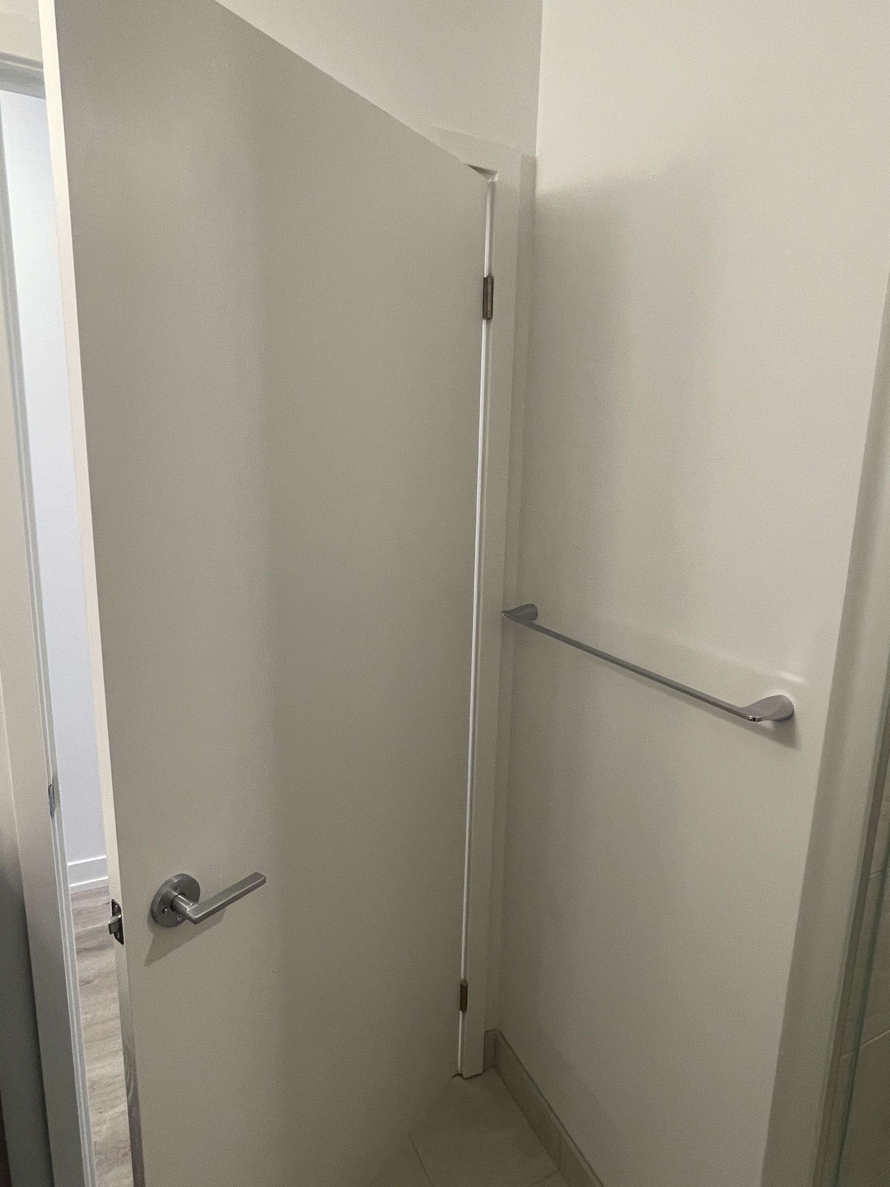 Mississauga, ON L5B 0P6,395 Square One DR #4805