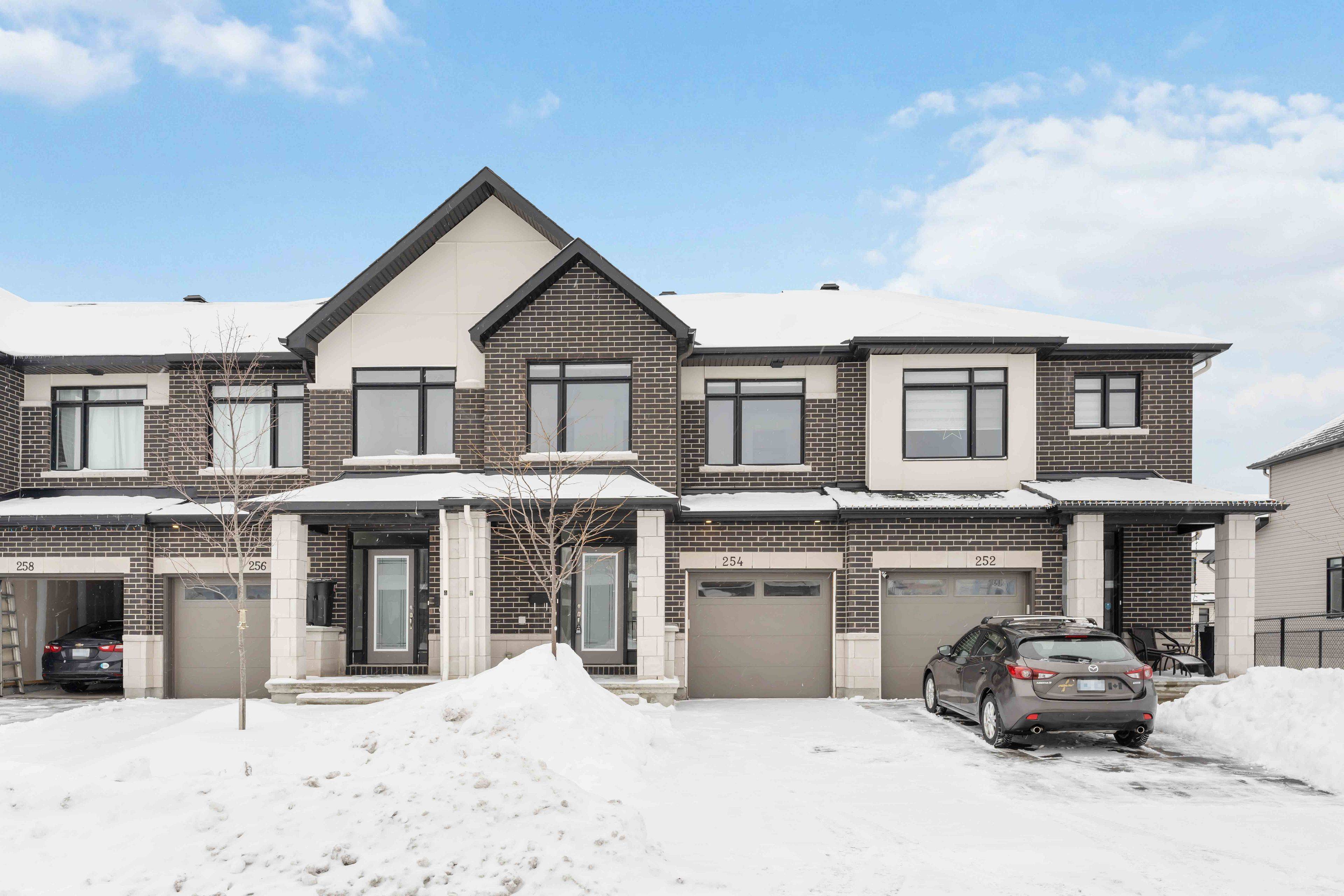 Stittsville - Munster - Richmond, ON K2S 2Y2,254 Finsbury AVE