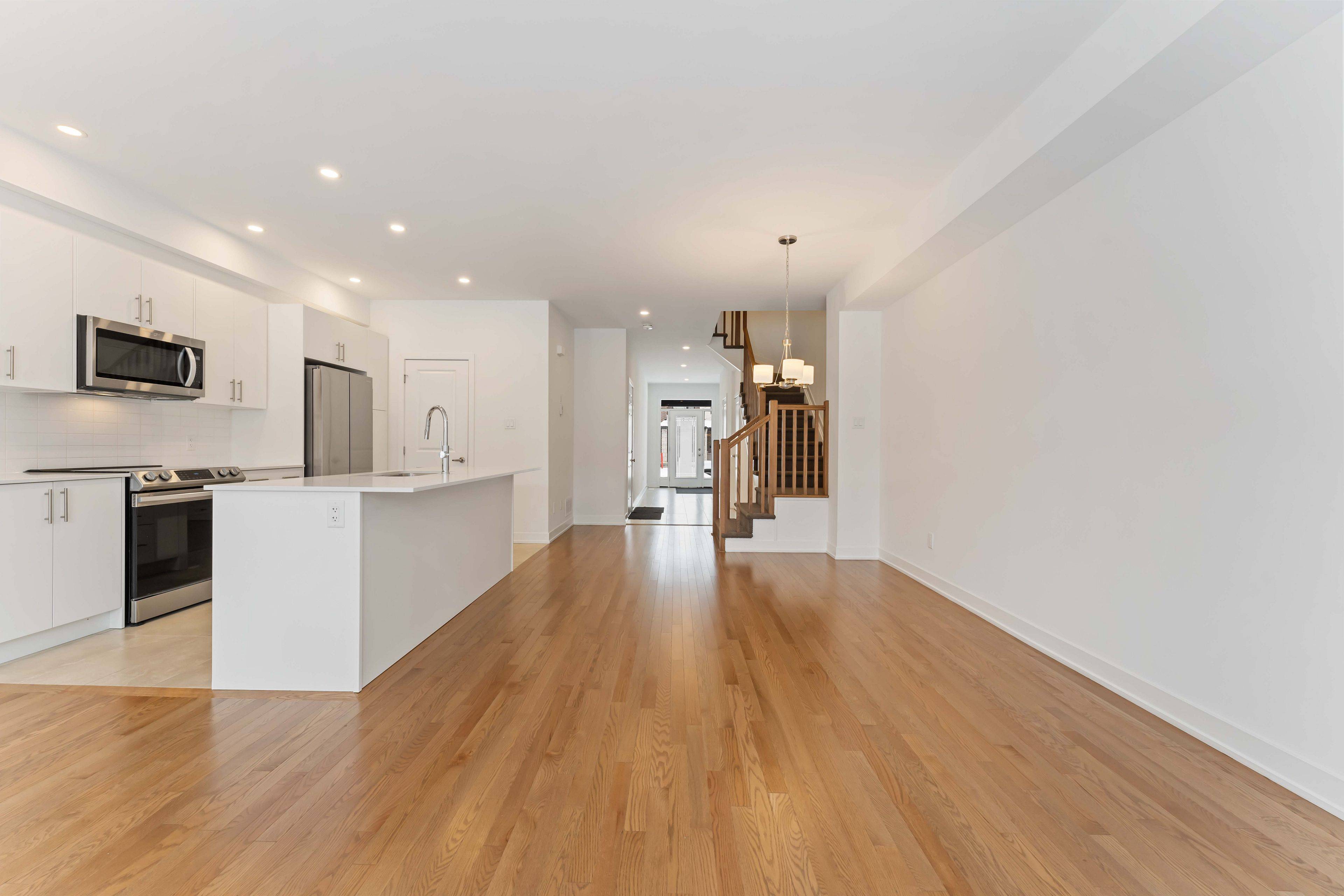 Stittsville - Munster - Richmond, ON K2S 2Y2,254 Finsbury AVE