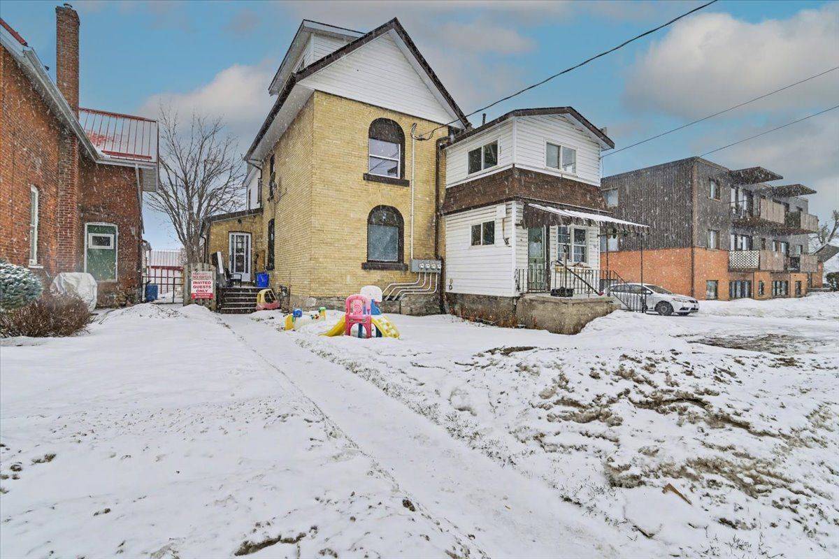 Kawartha Lakes, ON K9V 1T7,157 Lindsay ST S