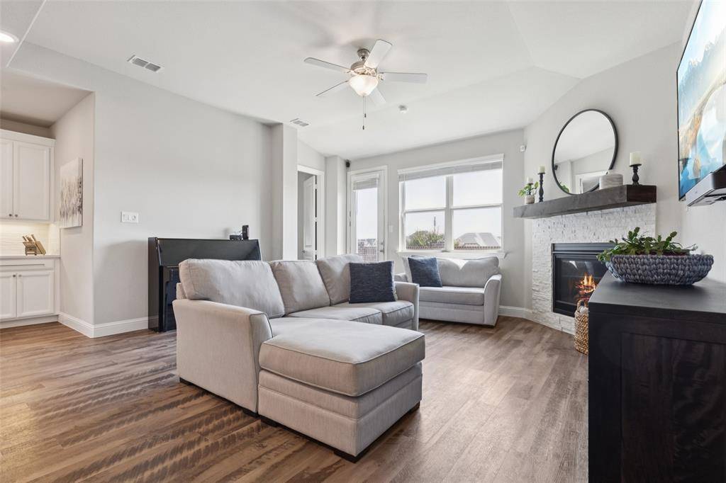 Carrollton, TX 75010,2372 Bella Court