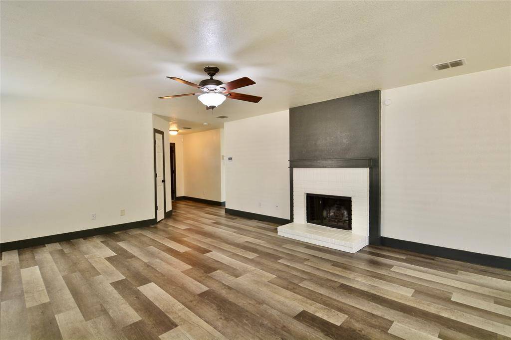 Arlington, TX 76002,703 Moss Glen Trail