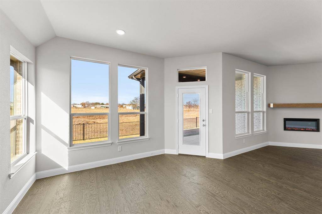 Joshua, TX 76058,7809 Barley Field Street